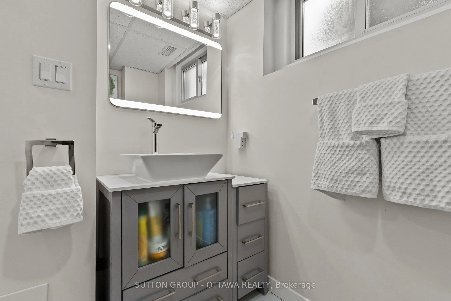 Photo 31 of 1166 Whitemore Avenue, Ottawa, Copeland Park — HOMEH