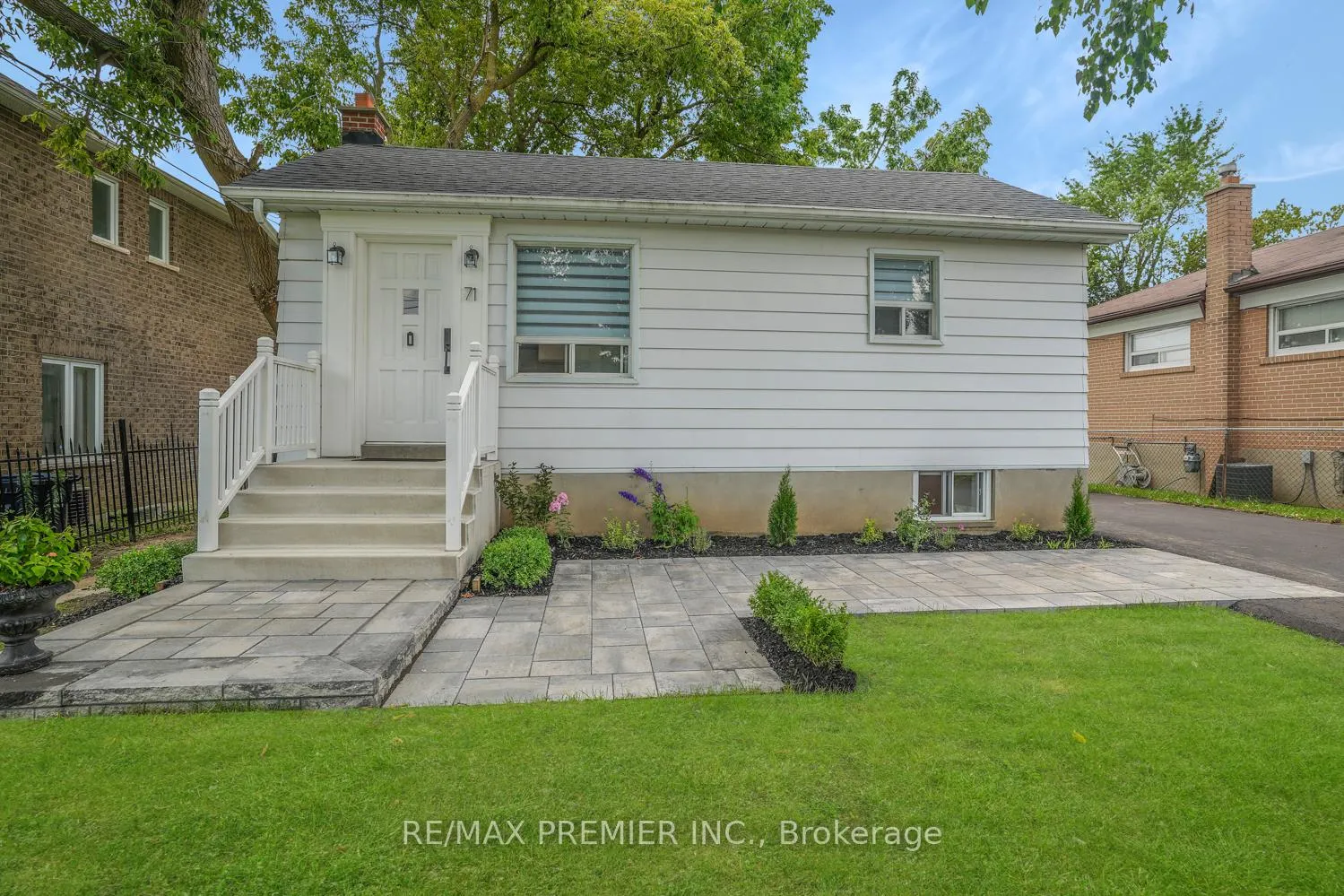 Photo 1 of 71 Clark Avenue, Markham, Thornhill — HOMEH