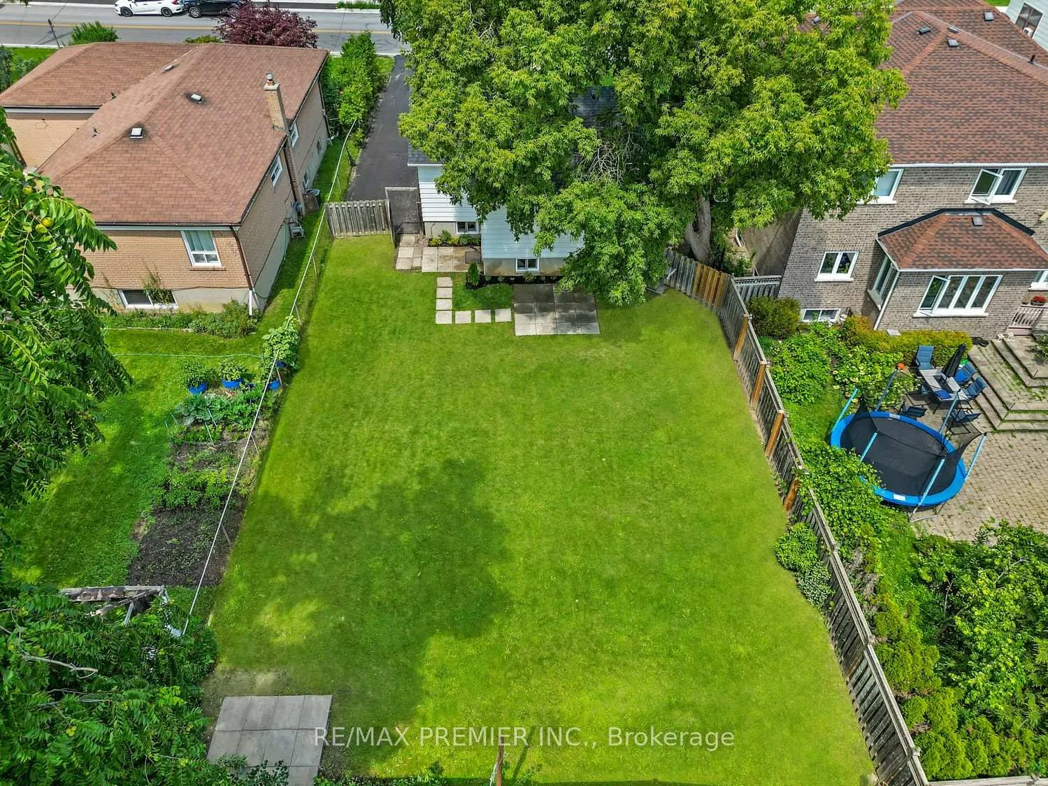 Photo 4 of 71 Clark Avenue, Markham, Thornhill — HOMEH