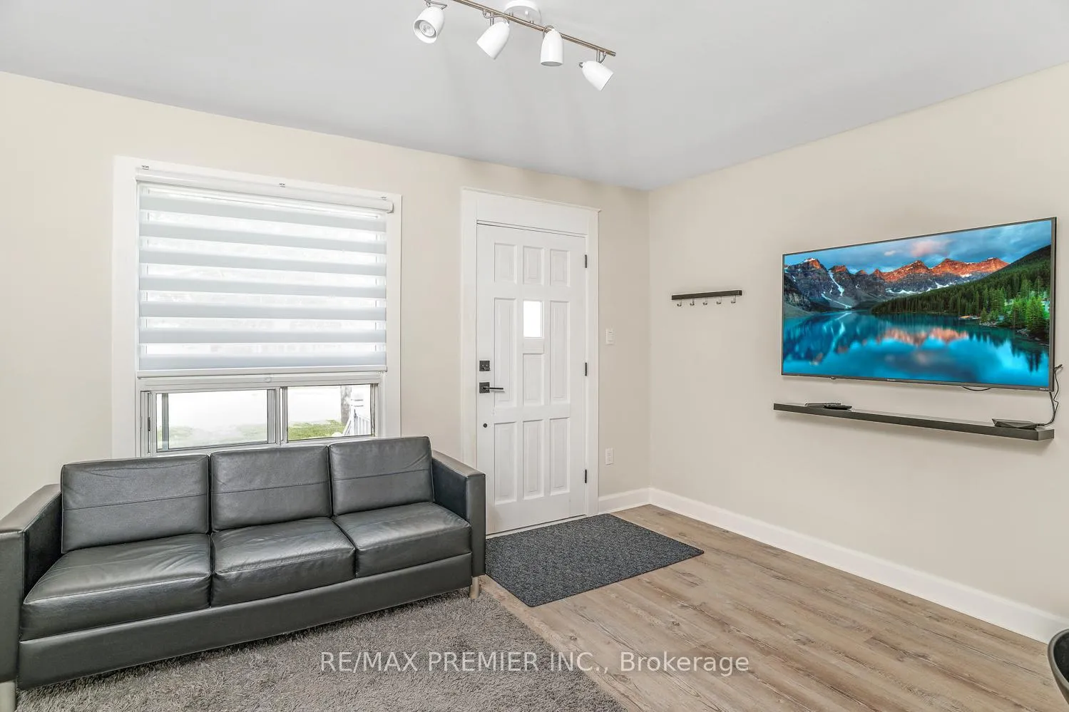 Photo 5 of 71 Clark Avenue, Markham, Thornhill — HOMEH