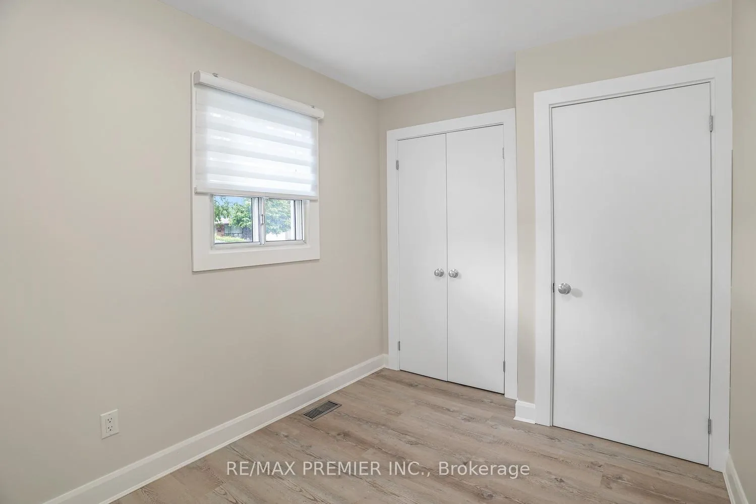 Photo 14 of 71 Clark Avenue, Markham, Thornhill — HOMEH