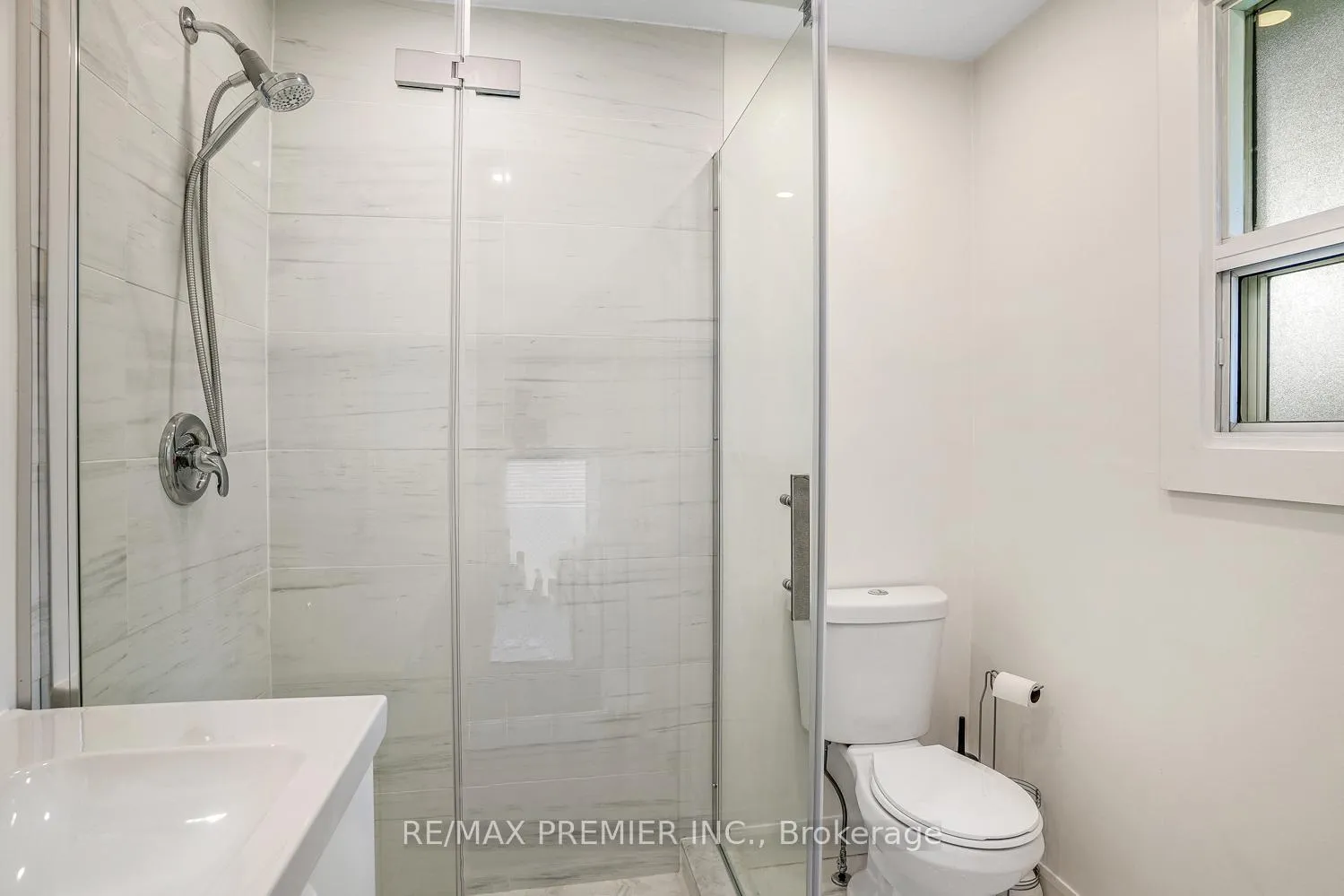 Photo 16 of 71 Clark Avenue, Markham, Thornhill — HOMEH