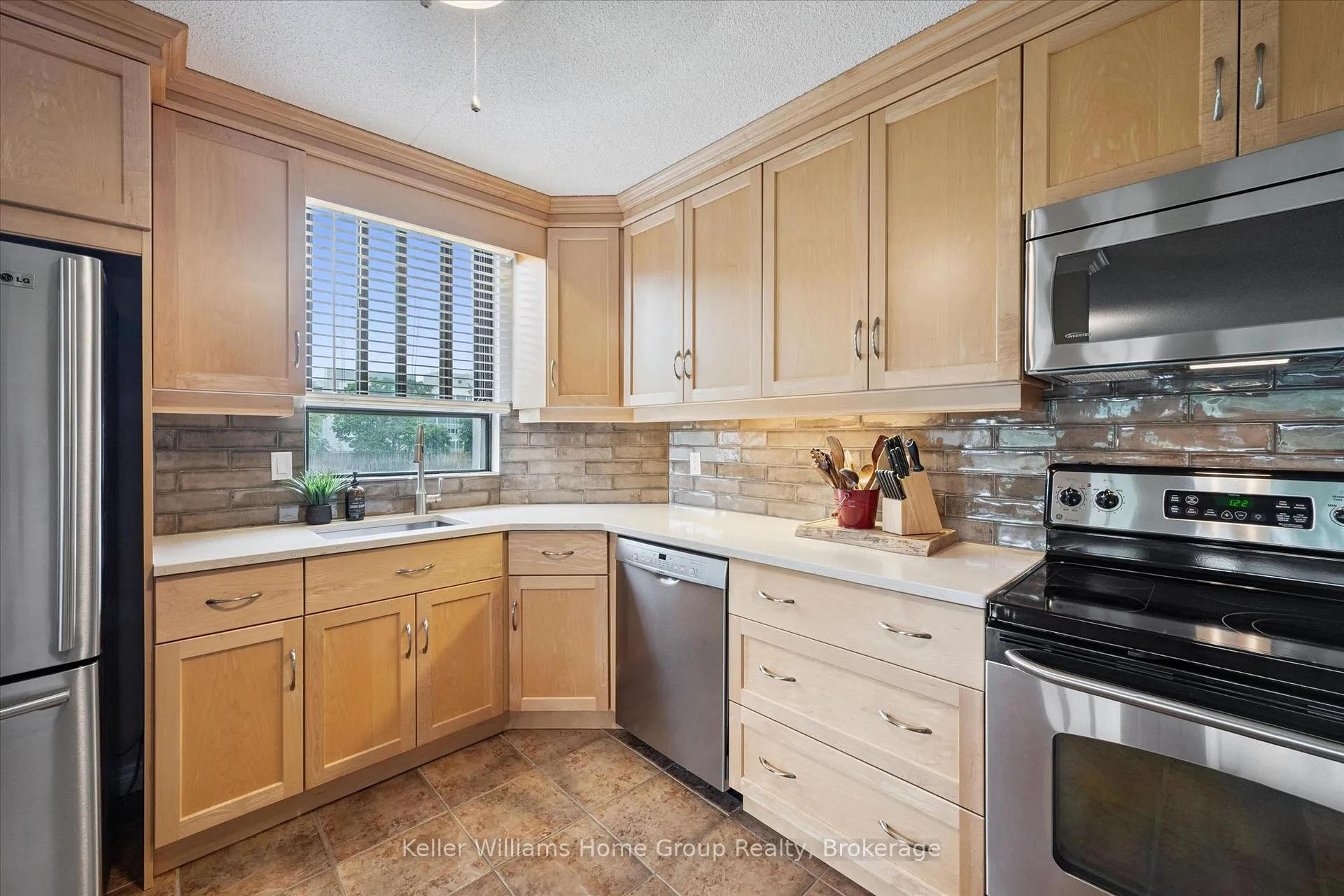 Photo 16 of Unit 408, 22 Marilyn Drive, Guelph, Riverside Park — HOMEH