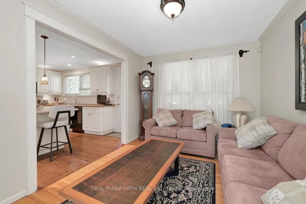 Photo 10 of 2189 Emard Crescent, Ottawa, Beacon Hill North — HOMEH