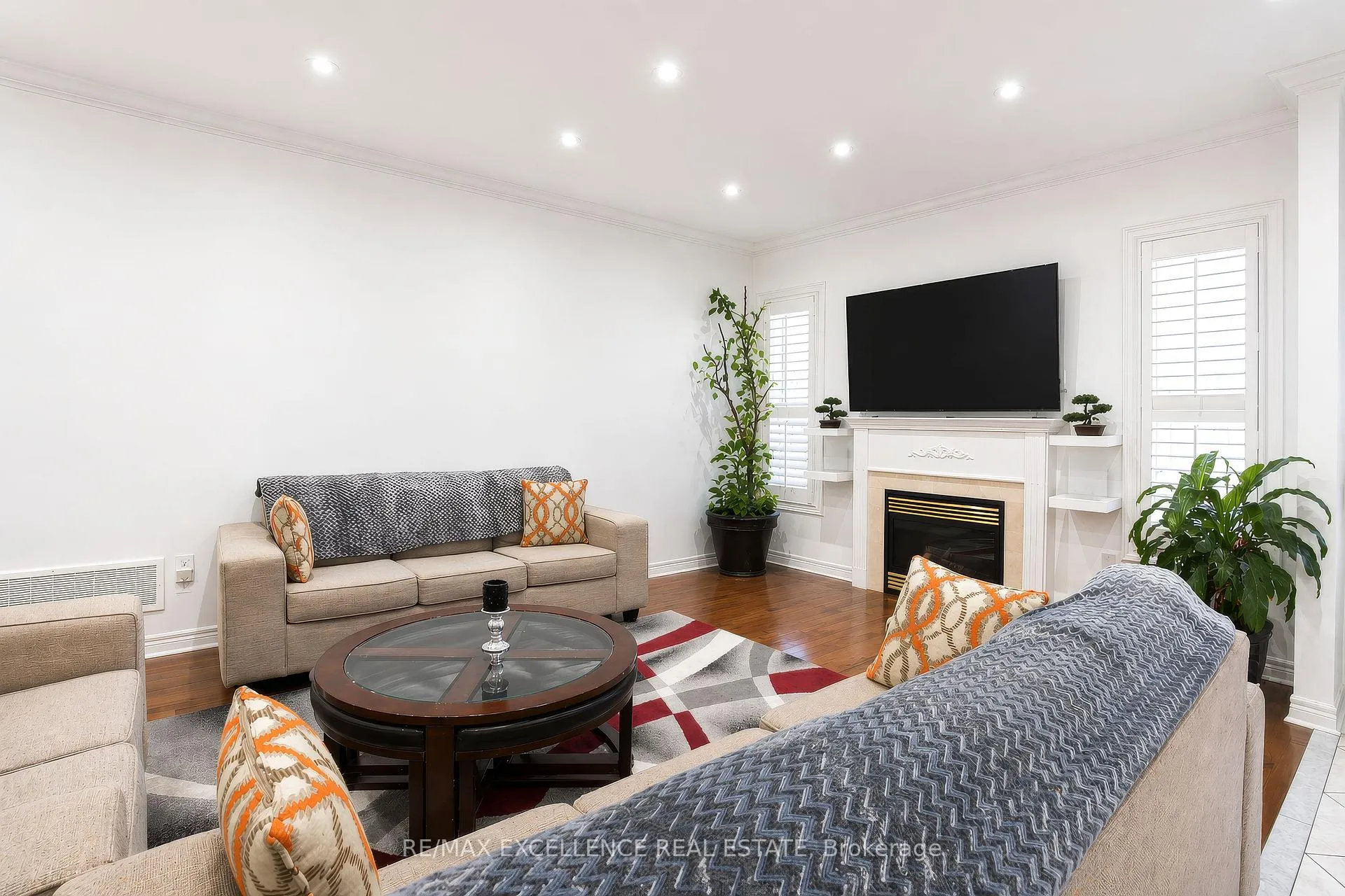 Photo 4 of 5 Castlegate Boulevard, Brampton, Bram East — HOMEH