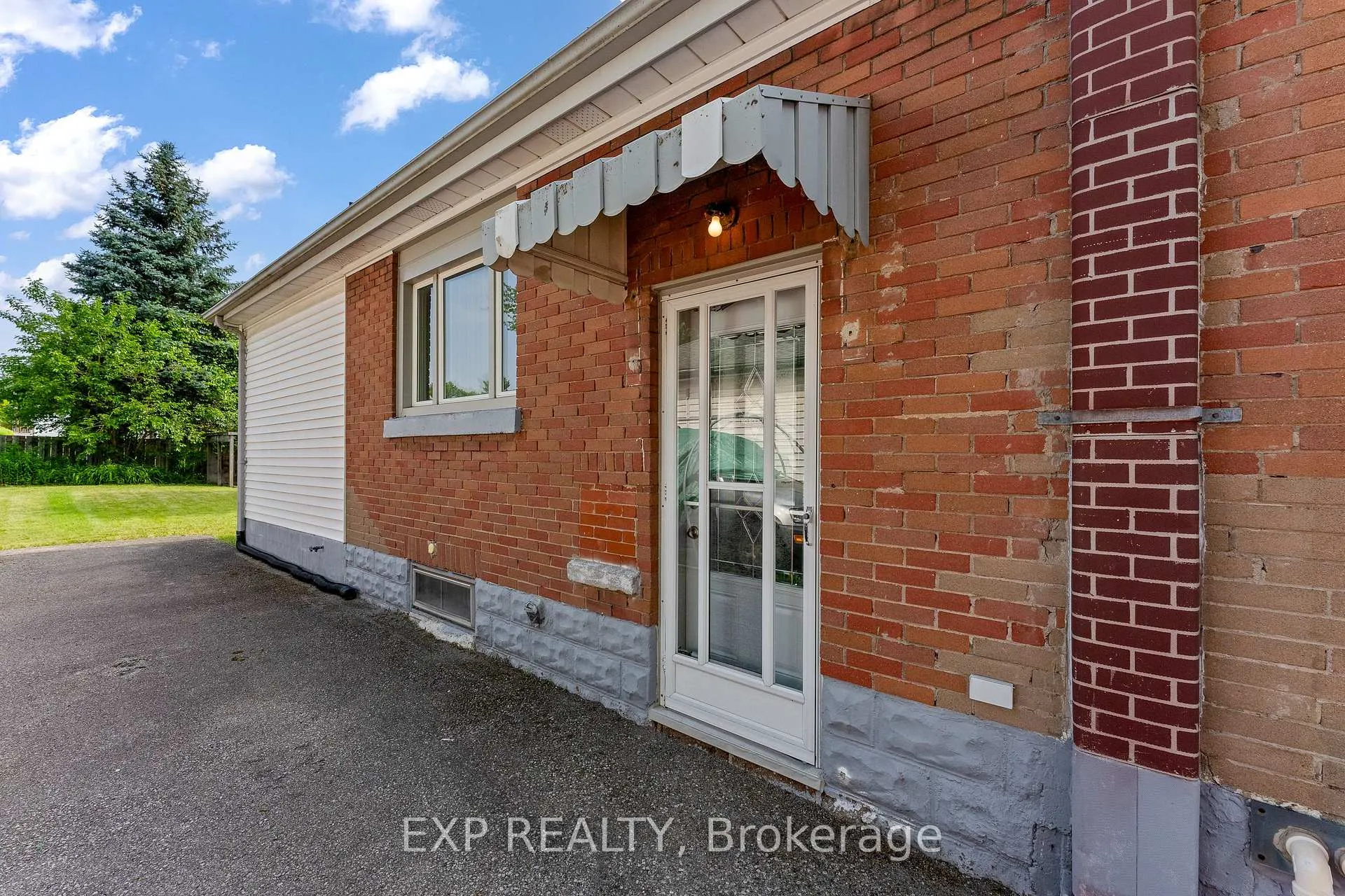Photo 5 of 6389 Monroe Street, Niagara Falls, Dorchester — HOMEH