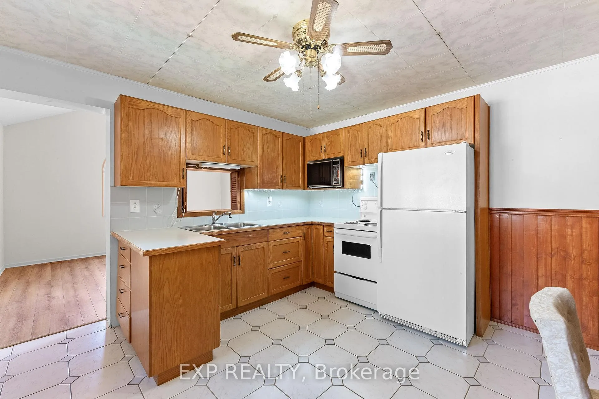 Photo 11 of 6389 Monroe Street, Niagara Falls, Dorchester — HOMEH