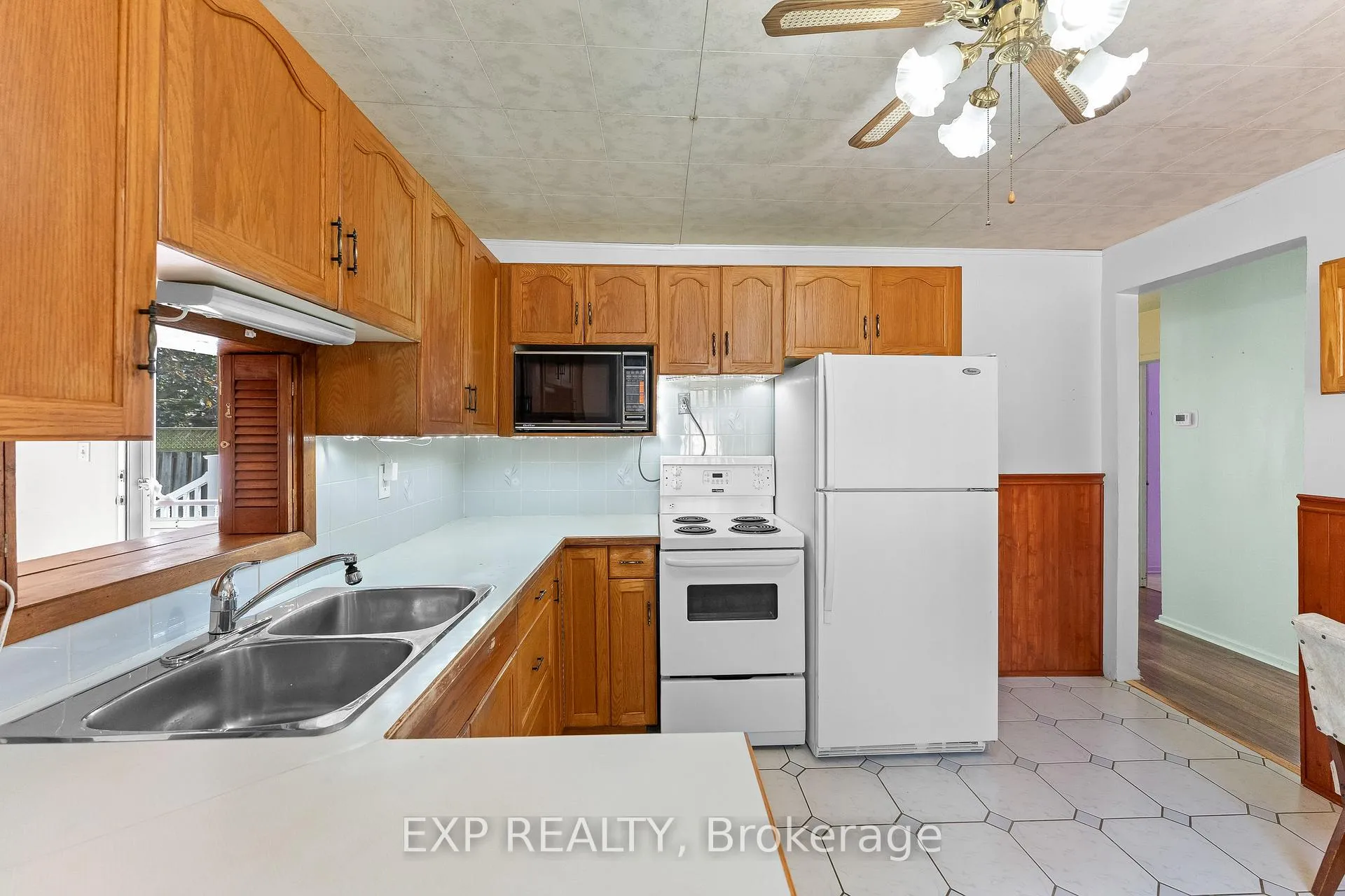 Photo 12 of 6389 Monroe Street, Niagara Falls, Dorchester — HOMEH