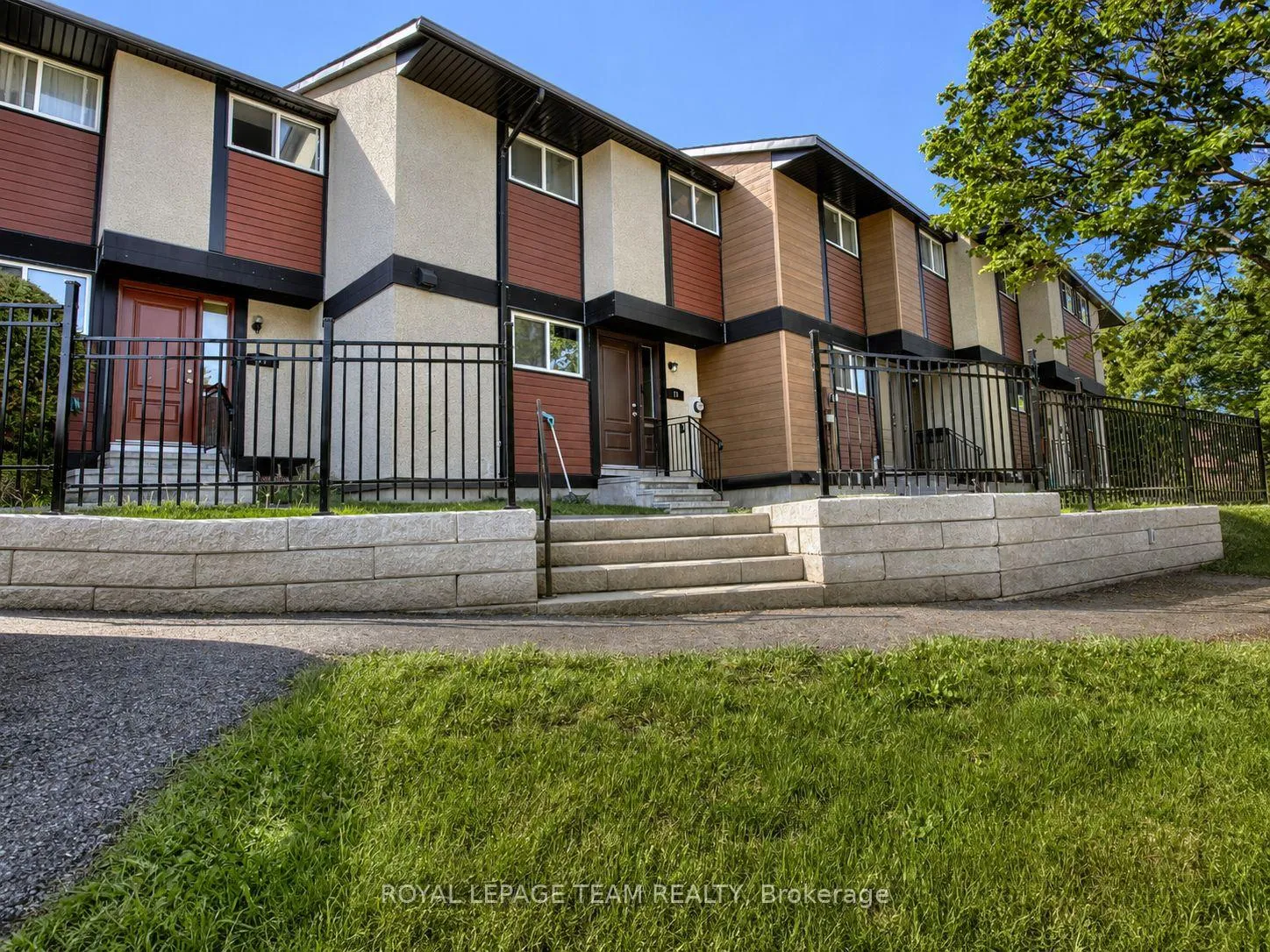 Photo 1 of Unit 100, 19 Mcclintock Way, Ottawa, Kanata - Katimavik — HOMEH