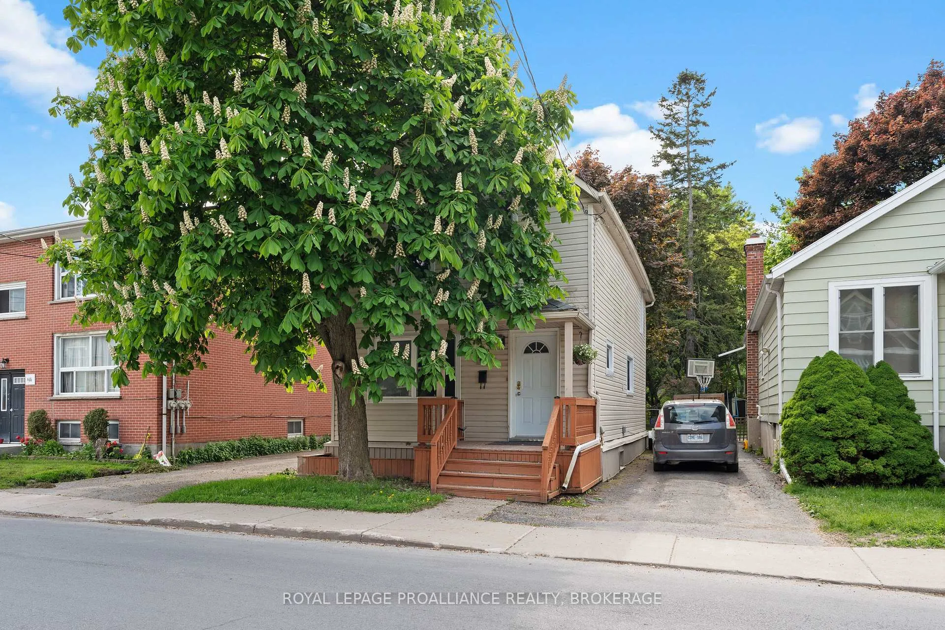 Photo 2 of 468-470 Victoria Street, Kingston, Central City East — HOMEH