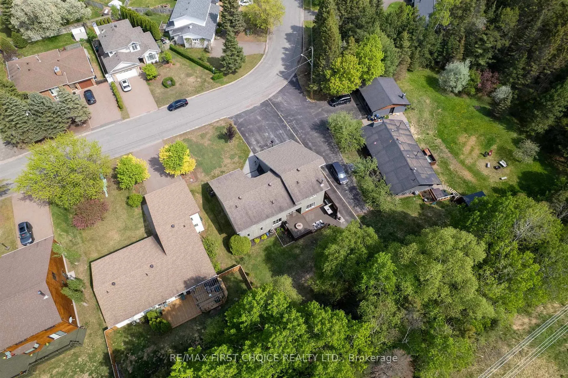 Photo 7 of 115 Chercover Drive, Thunder Bay, John Street South — HOMEH