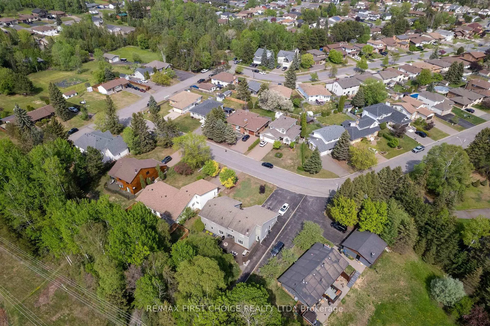 Photo 8 of 115 Chercover Drive, Thunder Bay, John Street South — HOMEH