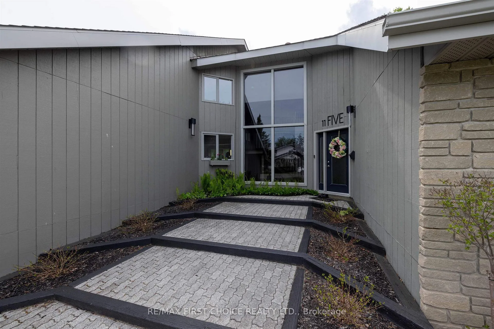 Photo 9 of 115 Chercover Drive, Thunder Bay, John Street South — HOMEH