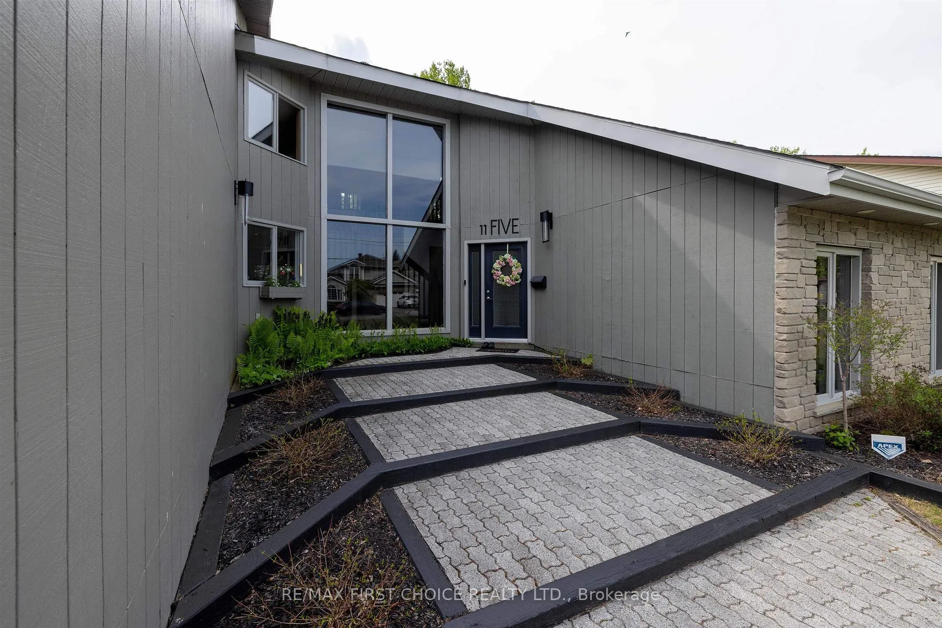 Photo 10 of 115 Chercover Drive, Thunder Bay, John Street South — HOMEH