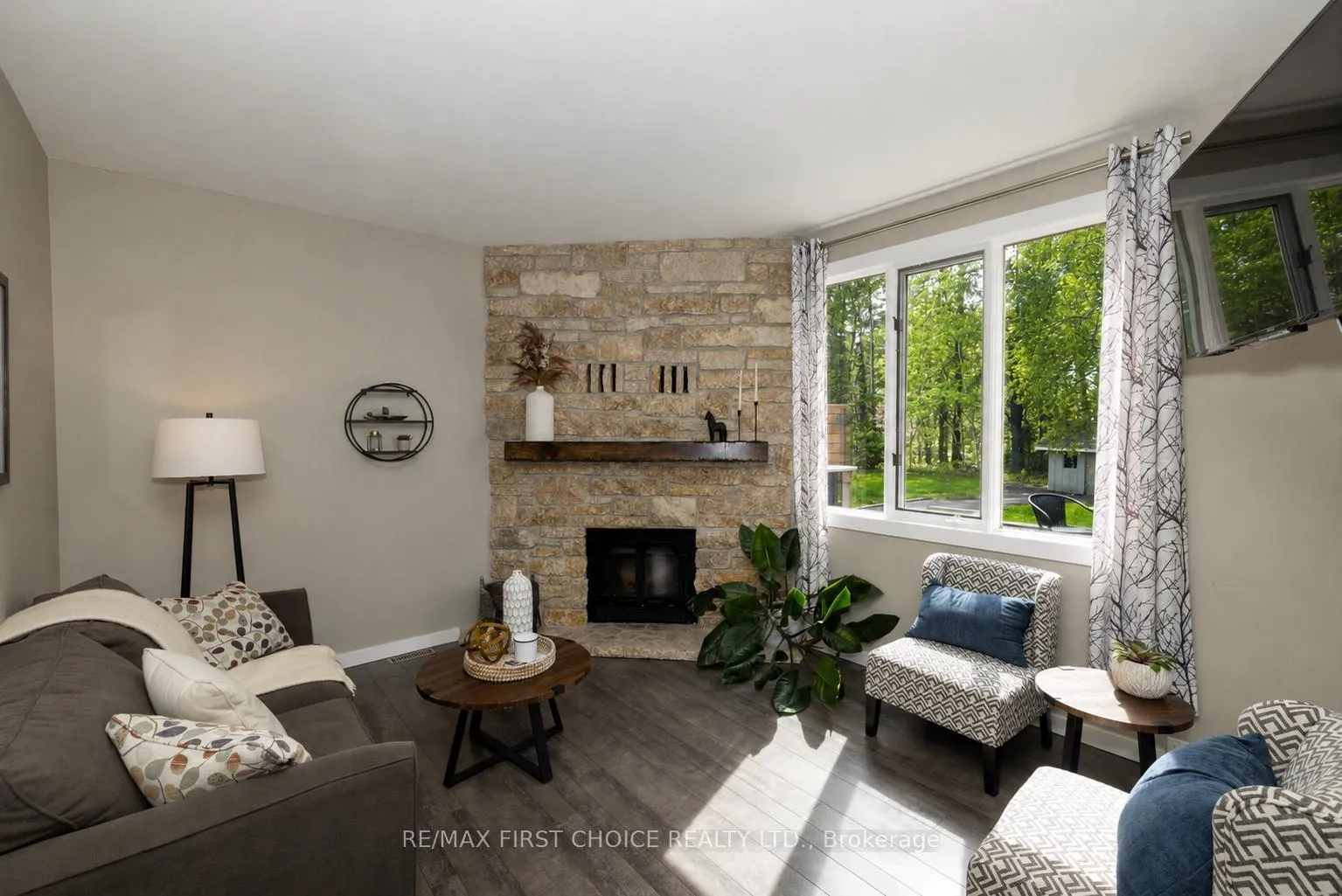 Photo 19 of 115 Chercover Drive, Thunder Bay, John Street South — HOMEH