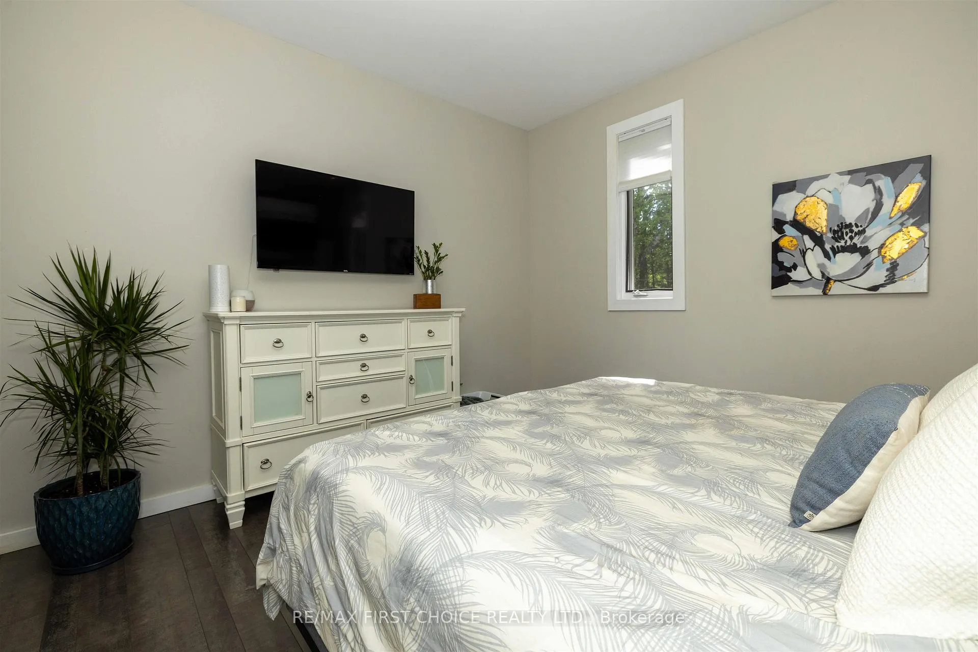Photo 26 of 115 Chercover Drive, Thunder Bay, John Street South — HOMEH