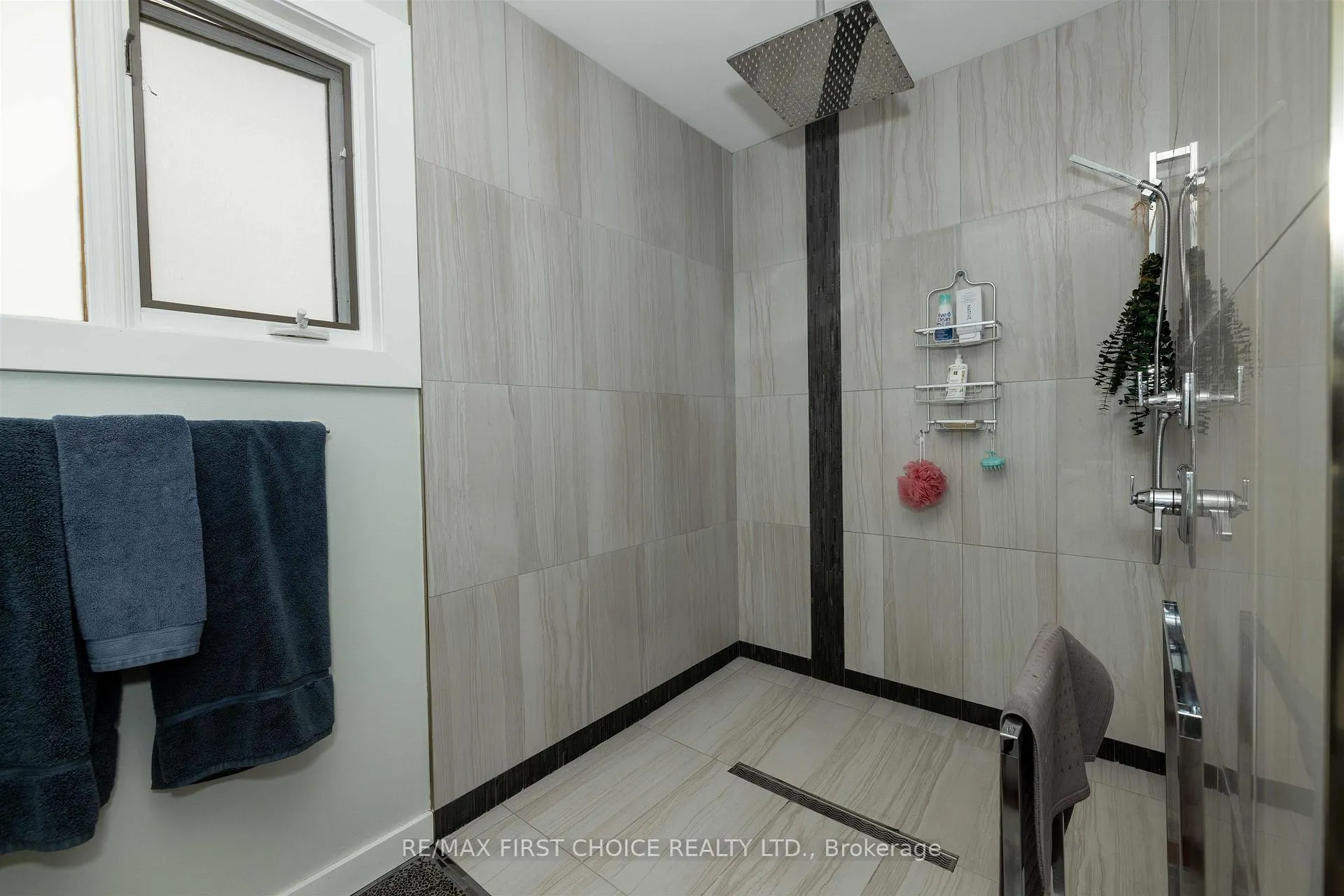 Photo 28 of 115 Chercover Drive, Thunder Bay, John Street South — HOMEH