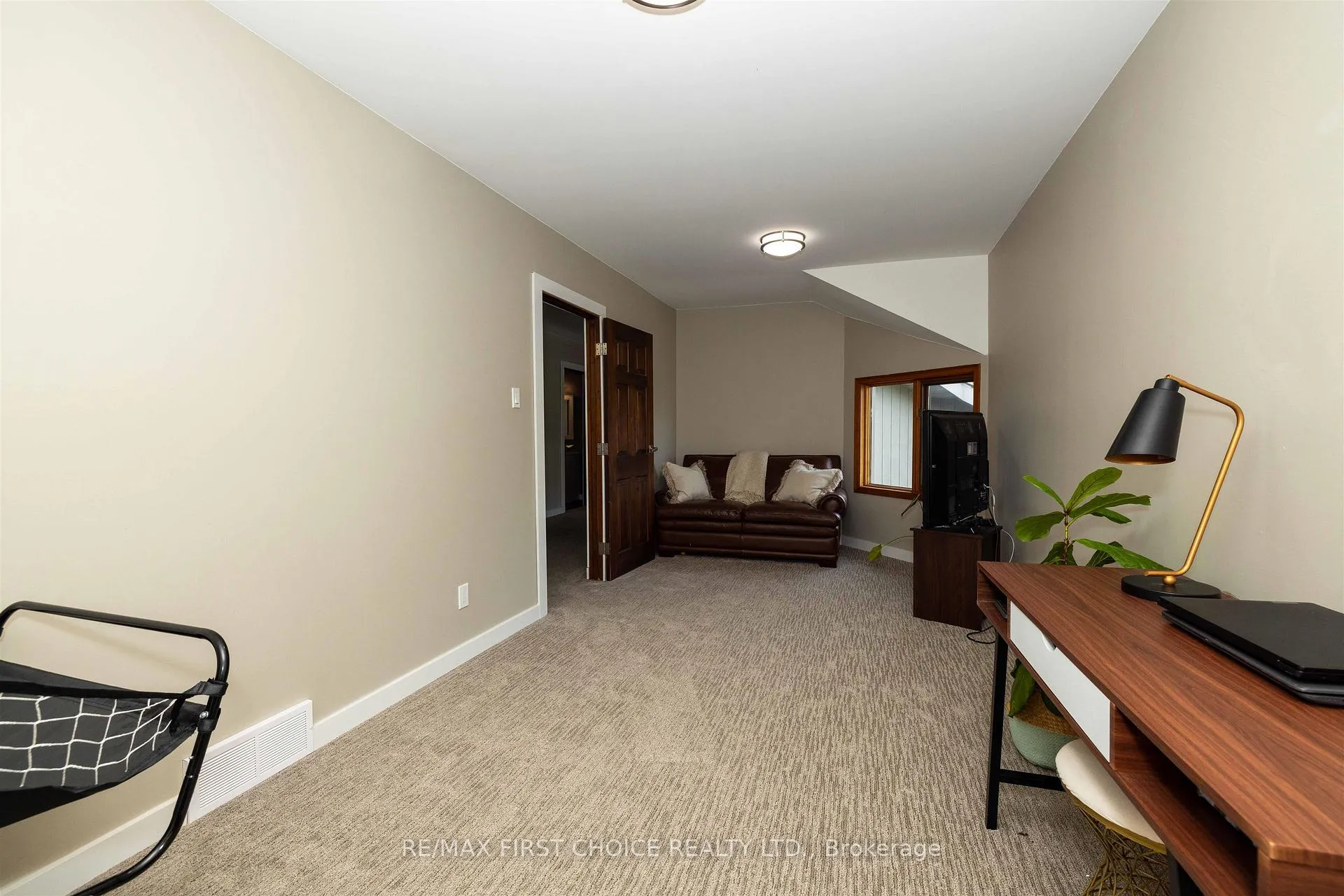 Photo 39 of 115 Chercover Drive, Thunder Bay, John Street South — HOMEH