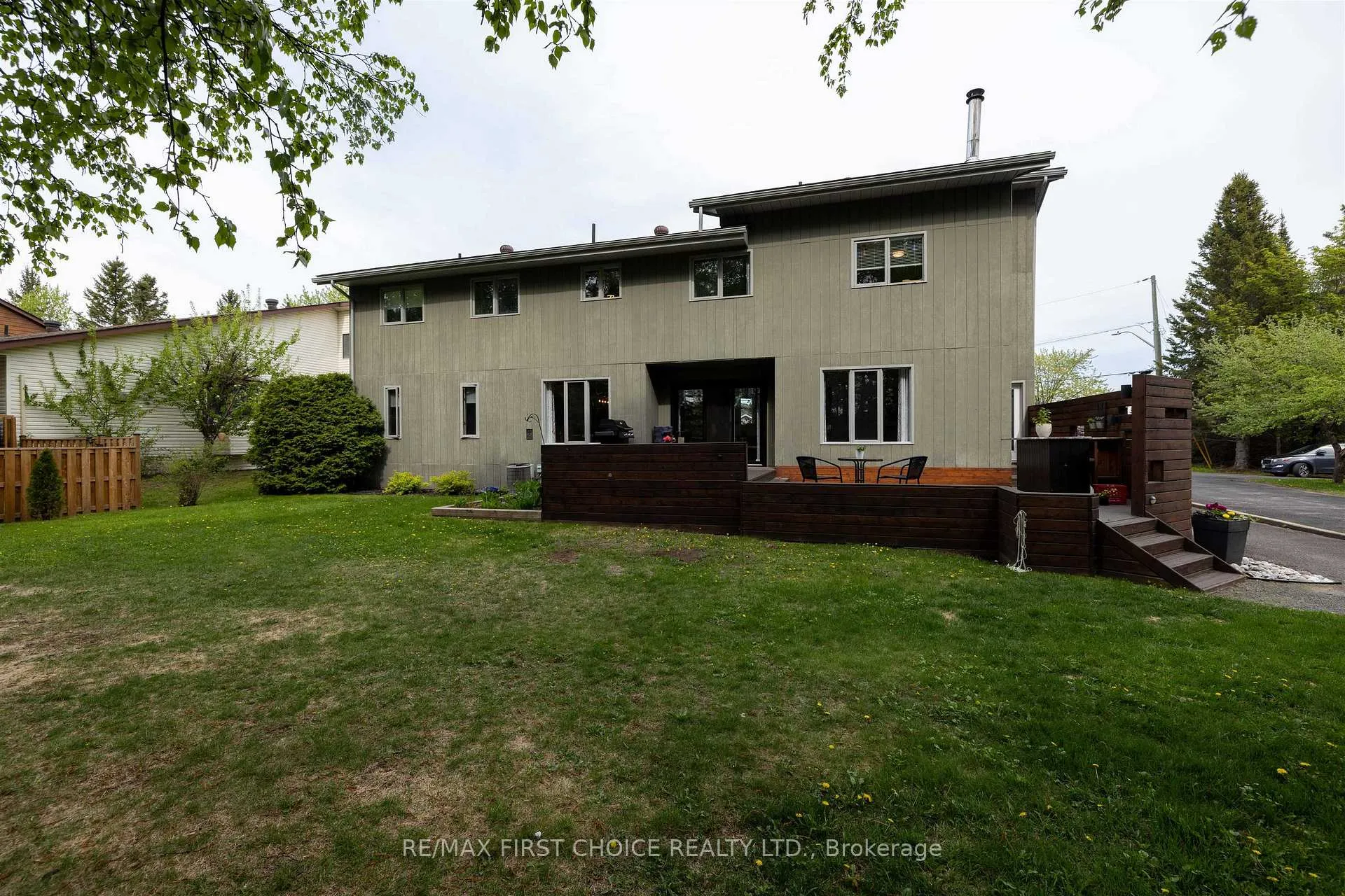 Photo 45 of 115 Chercover Drive, Thunder Bay, John Street South — HOMEH