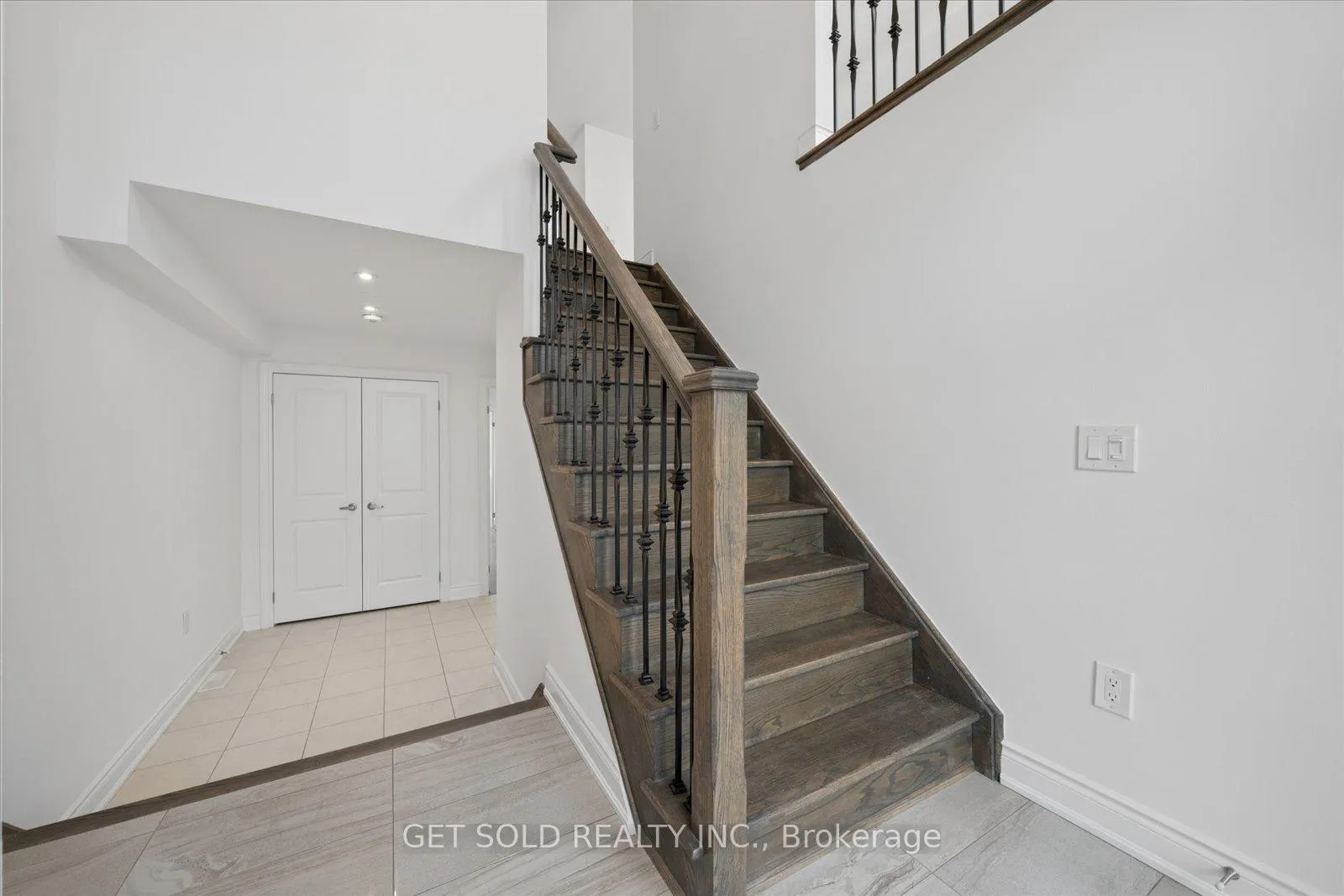 Photo 4 of 1761 Magenta Road, Pickering, Brock Ridge — HOMEH