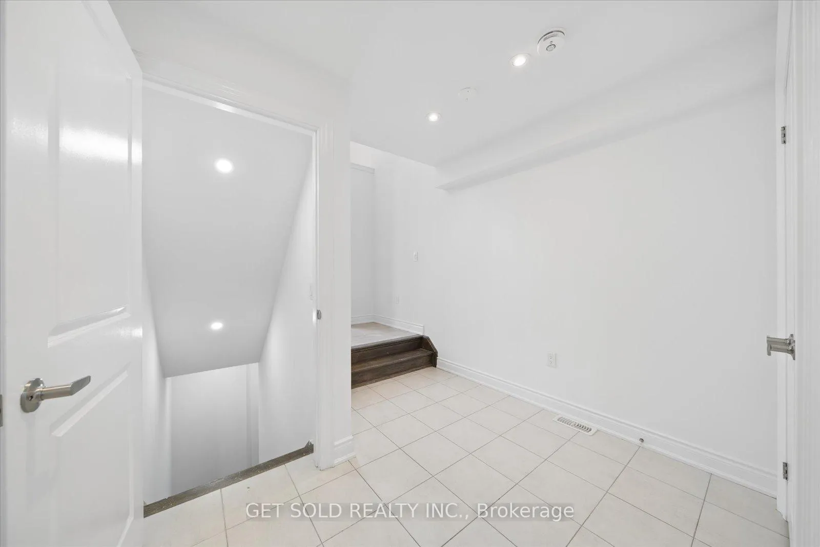 Photo 6 of 1761 Magenta Road, Pickering, Brock Ridge — HOMEH