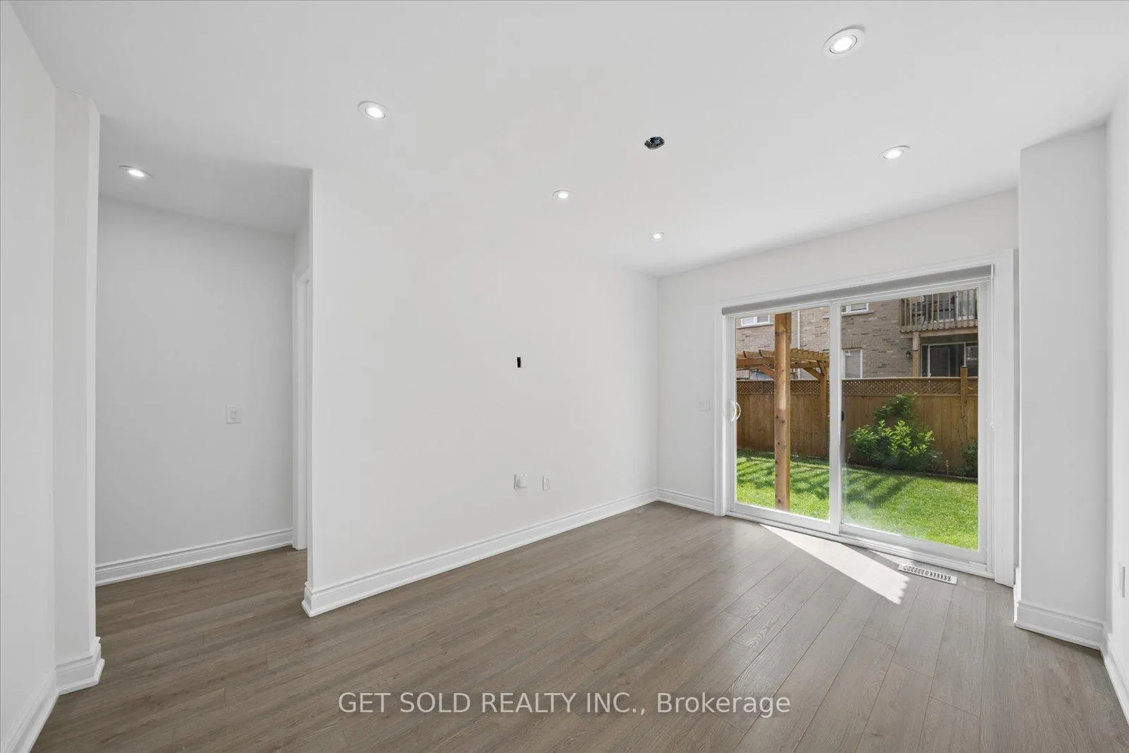 Photo 9 of 1761 Magenta Road, Pickering, Brock Ridge — HOMEH