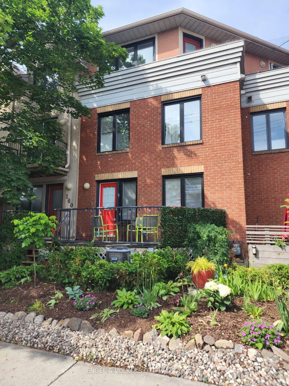 Photo 2 of 158 Rochester Street, Ottawa, West Centre Town — HOMEH