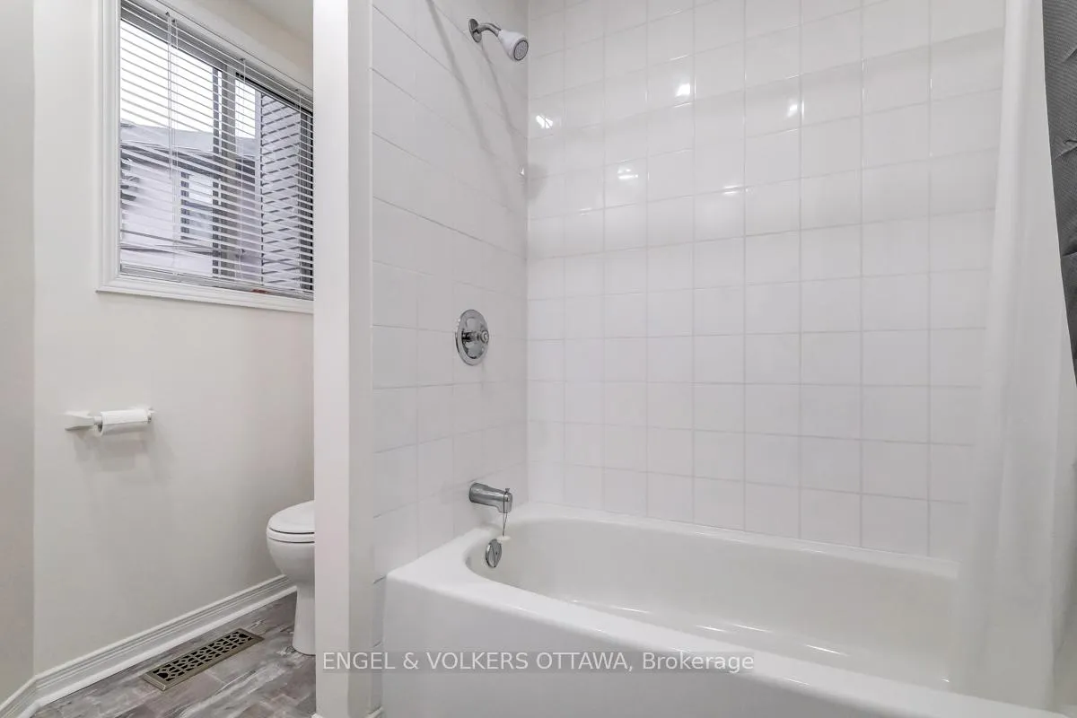 Photo 14 of 158 Rochester Street, Ottawa, West Centre Town — HOMEH