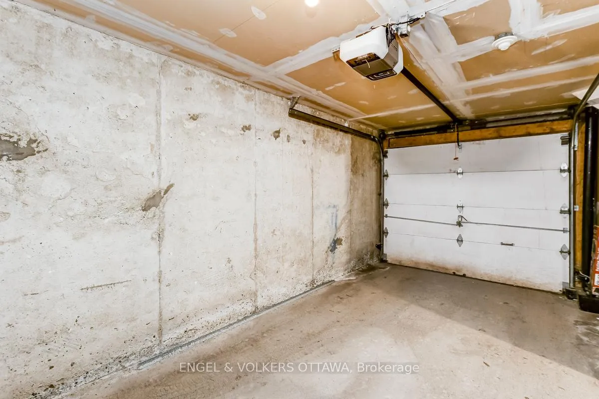 Photo 27 of 158 Rochester Street, Ottawa, West Centre Town — HOMEH