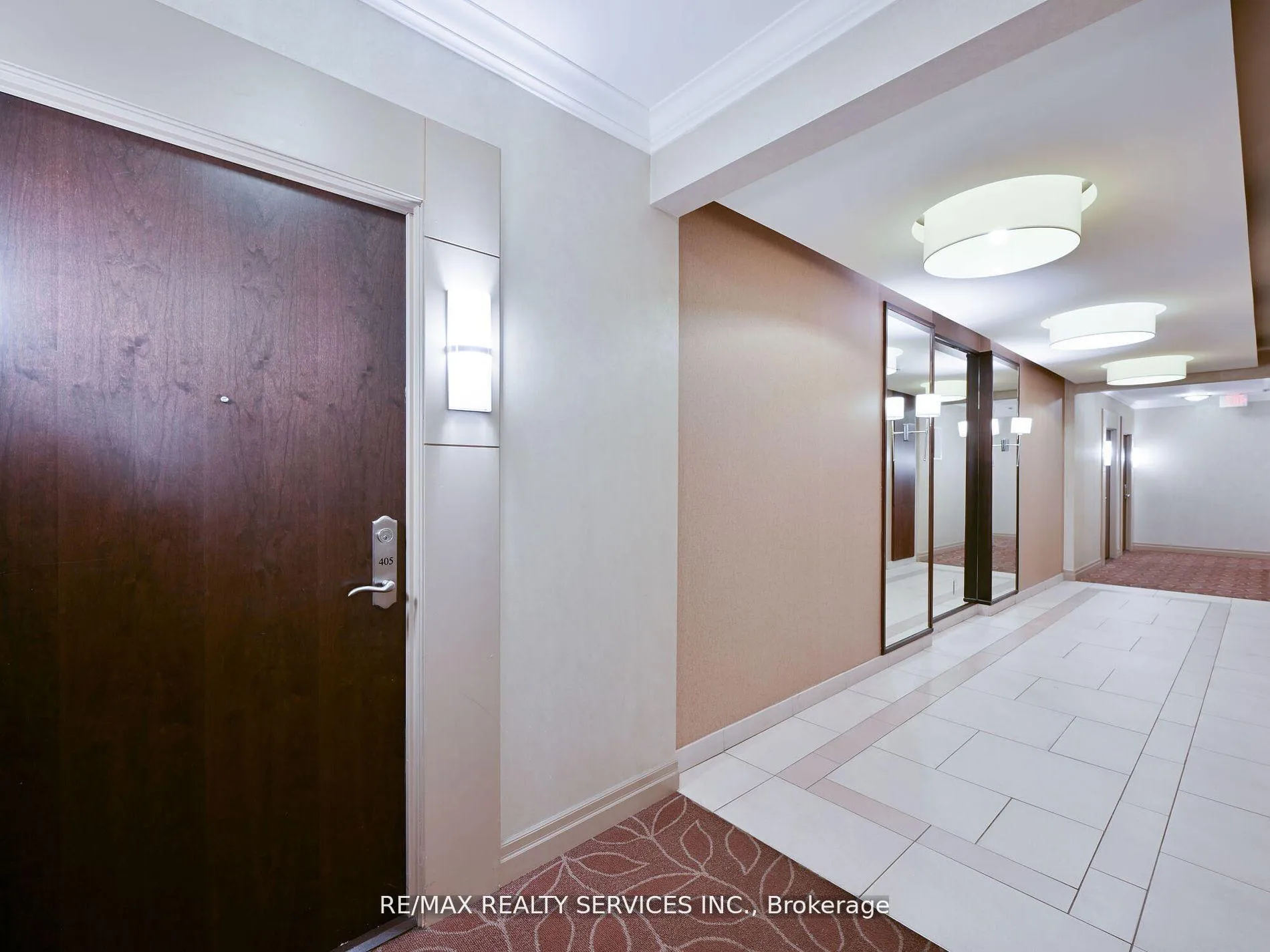 Photo 5 of Unit 405, 100 John Street, Brampton, Downtown Brampton — HOMEH