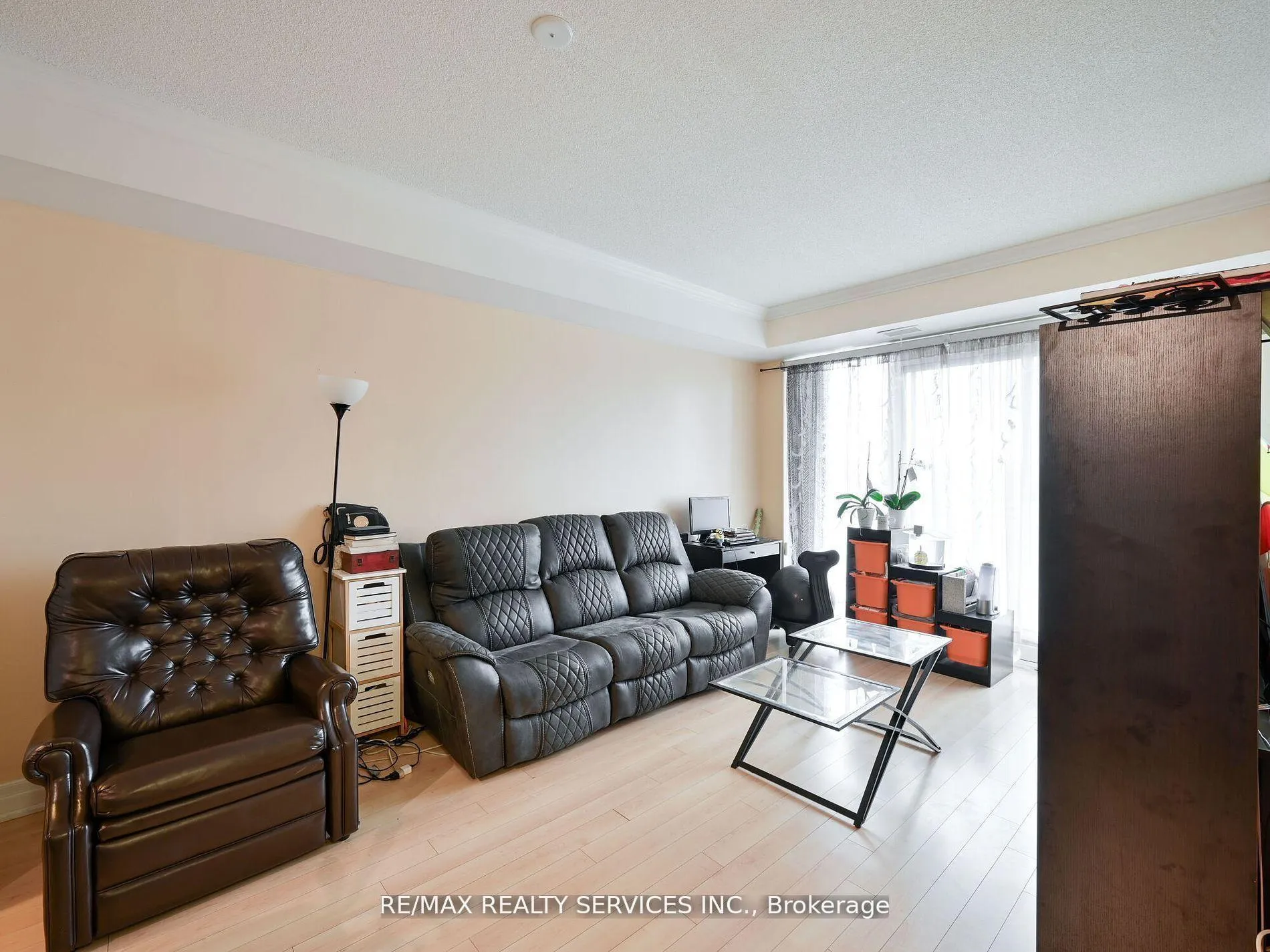 Photo 11 of Unit 405, 100 John Street, Brampton, Downtown Brampton — HOMEH