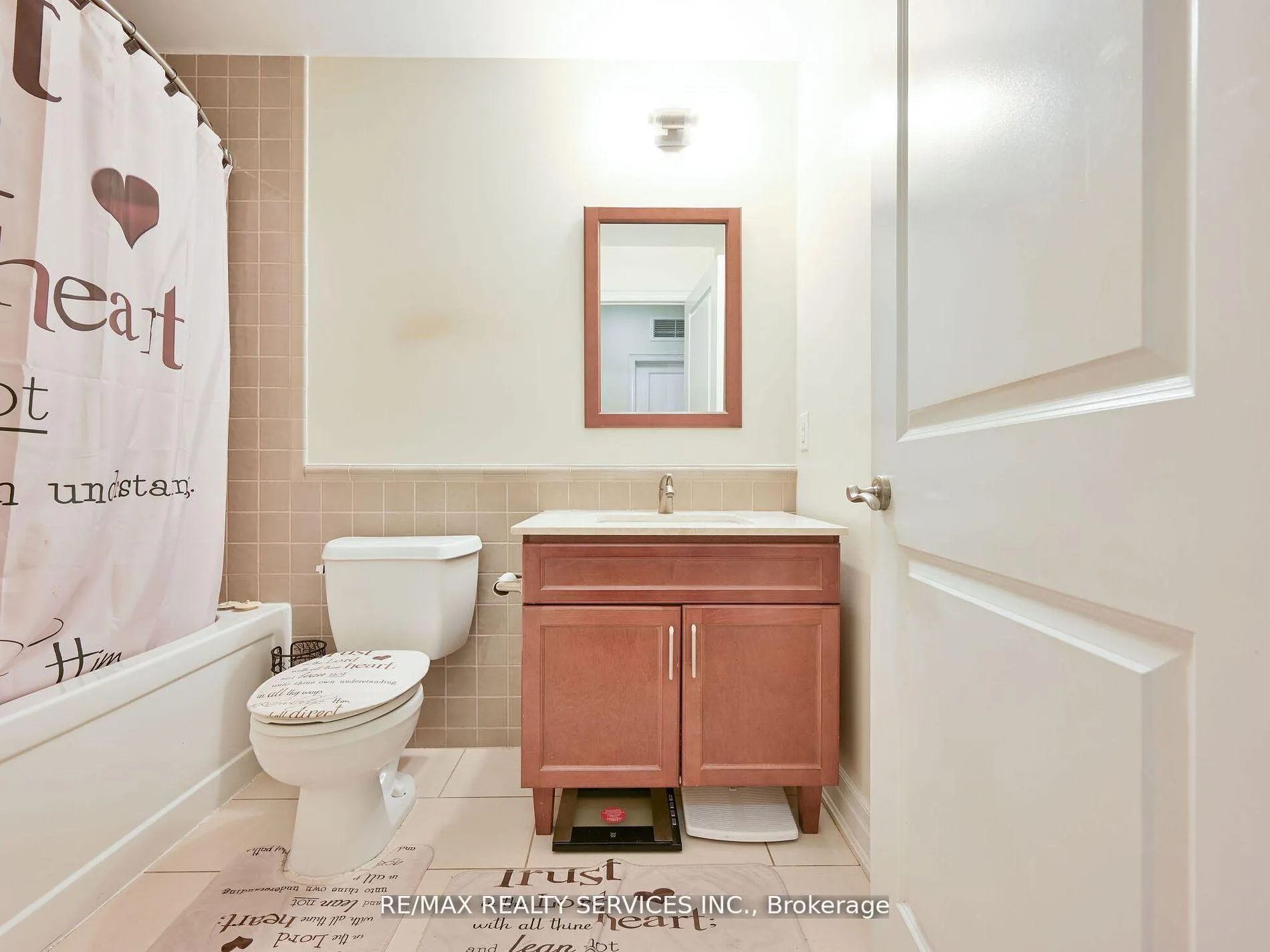 Photo 14 of Unit 405, 100 John Street, Brampton, Downtown Brampton — HOMEH