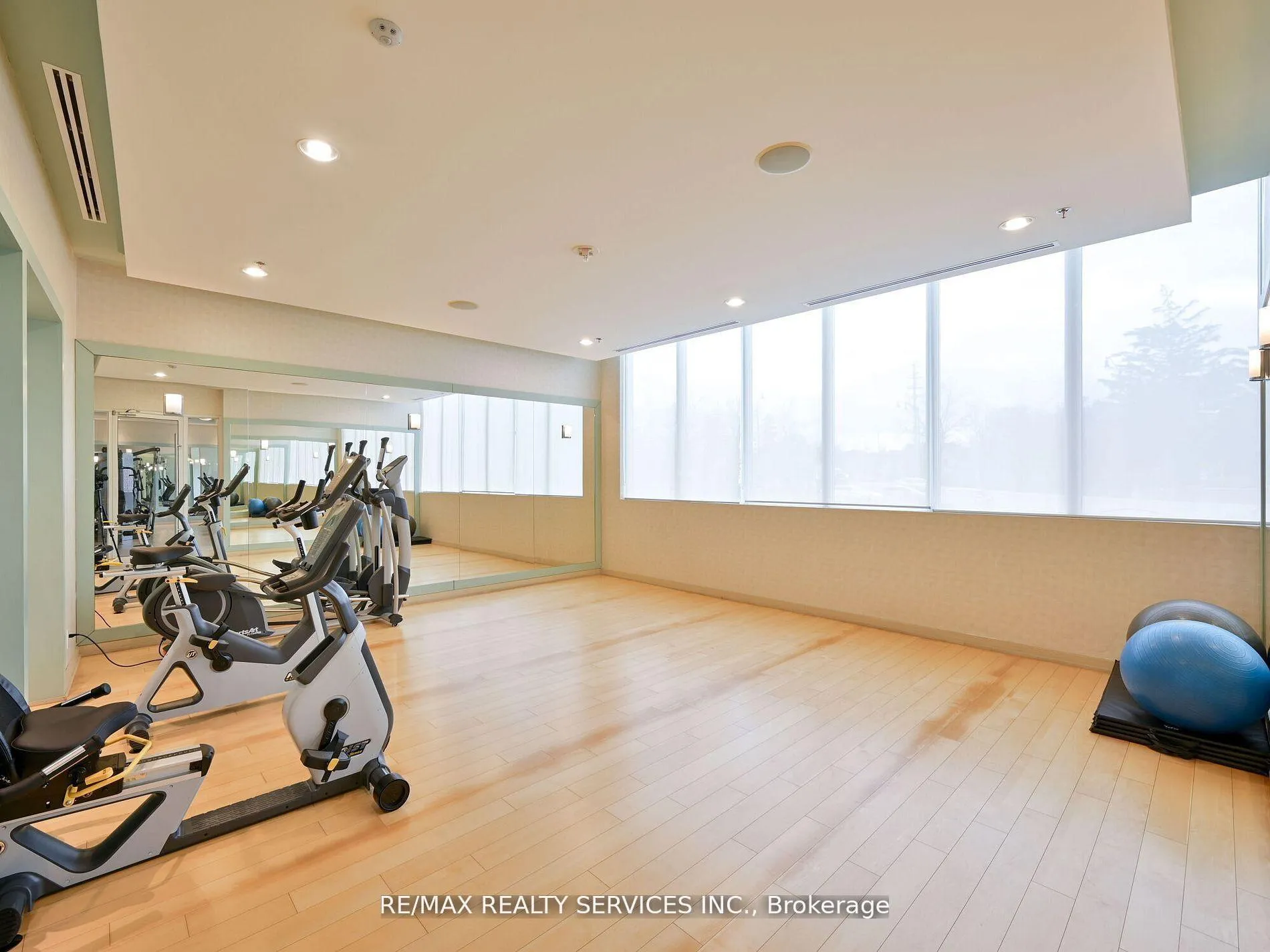 Photo 23 of Unit 405, 100 John Street, Brampton, Downtown Brampton — HOMEH