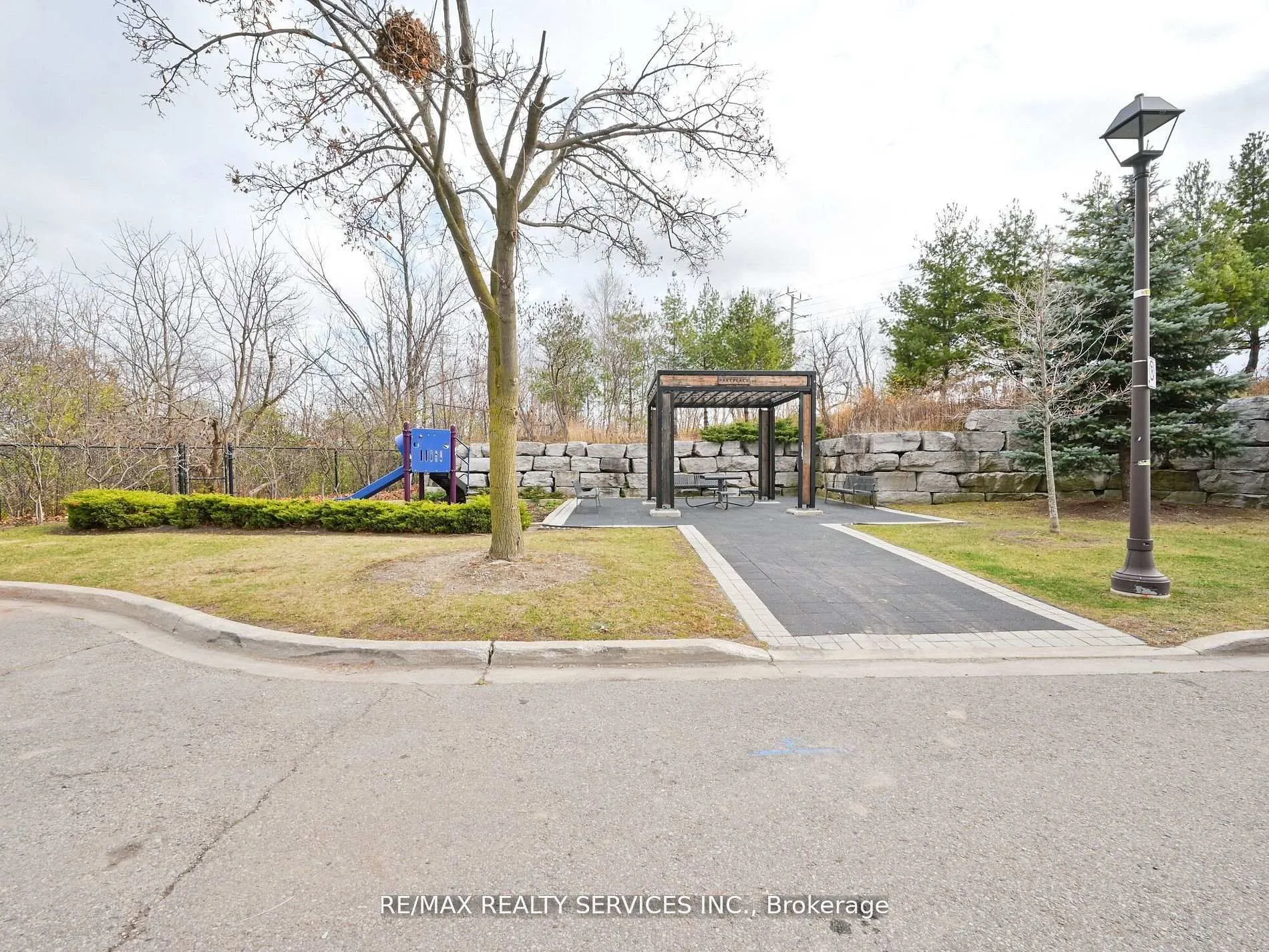 Photo 26 of Unit 405, 100 John Street, Brampton, Downtown Brampton — HOMEH