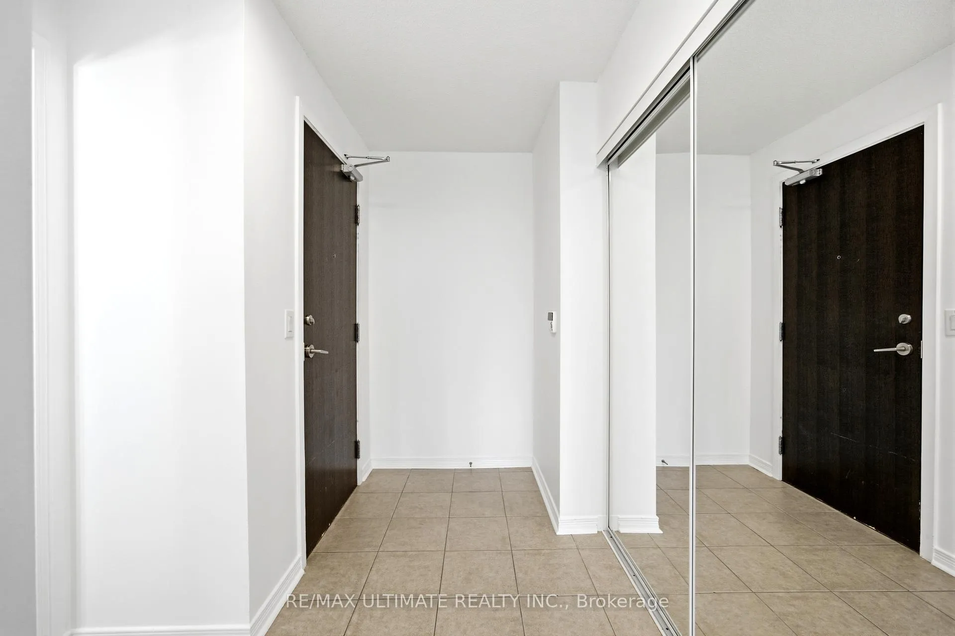Photo 5 of Unit 1603, 3 Michael Power Place, Etobicoke, Islington-City Centre West — HOMEH