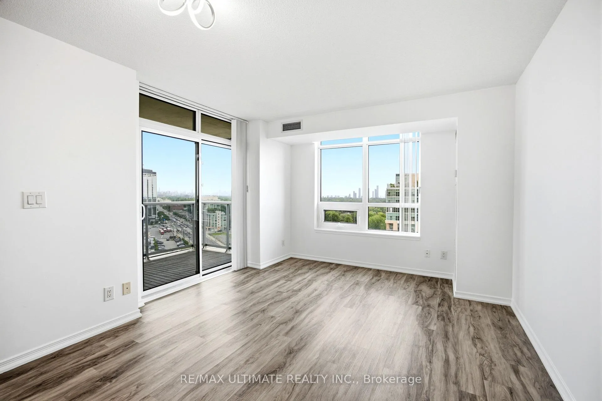 Photo 12 of Unit 1603, 3 Michael Power Place, Etobicoke, Islington-City Centre West — HOMEH