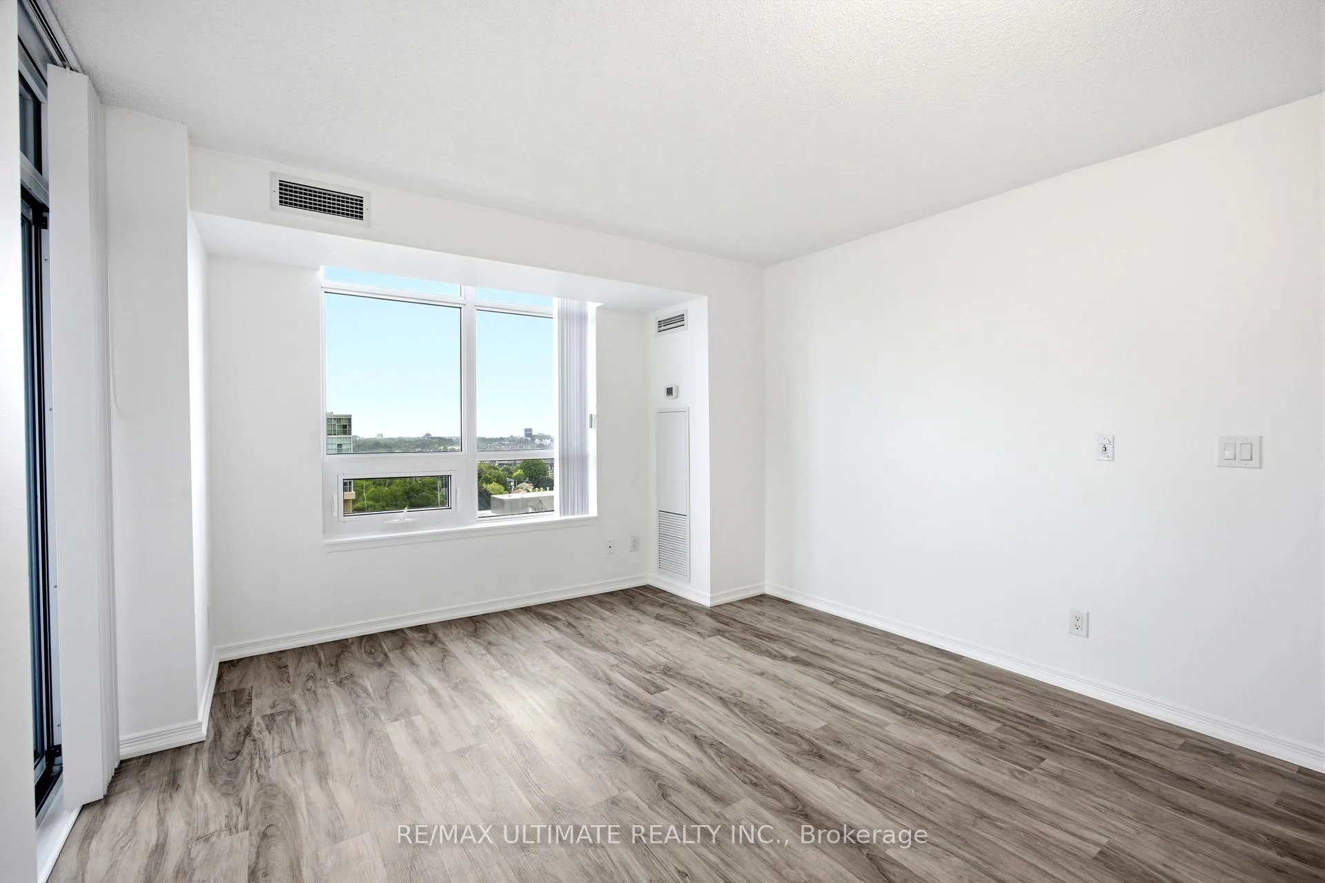 Photo 13 of Unit 1603, 3 Michael Power Place, Etobicoke, Islington-City Centre West — HOMEH