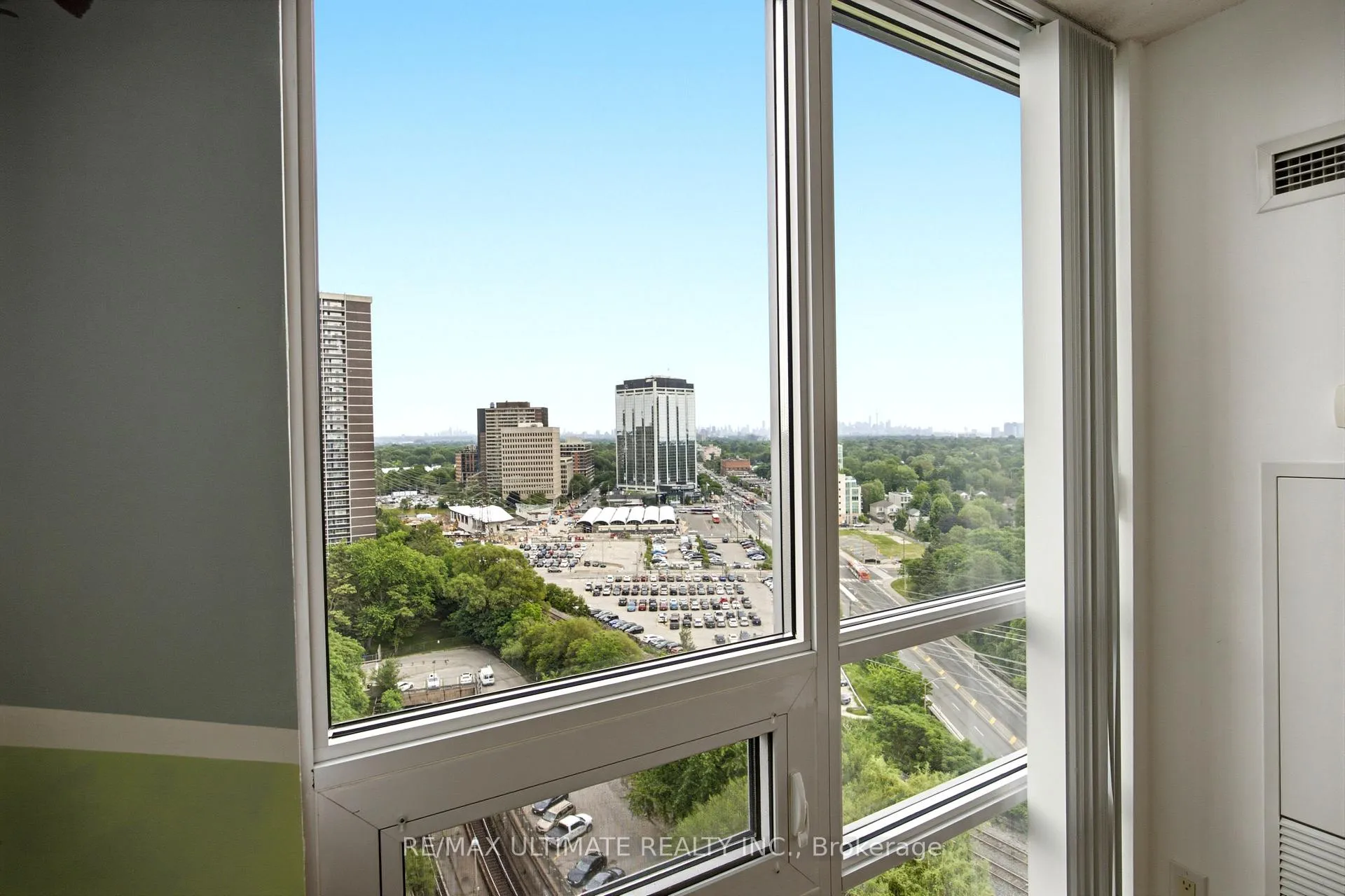 Photo 22 of Unit 1603, 3 Michael Power Place, Etobicoke, Islington-City Centre West — HOMEH