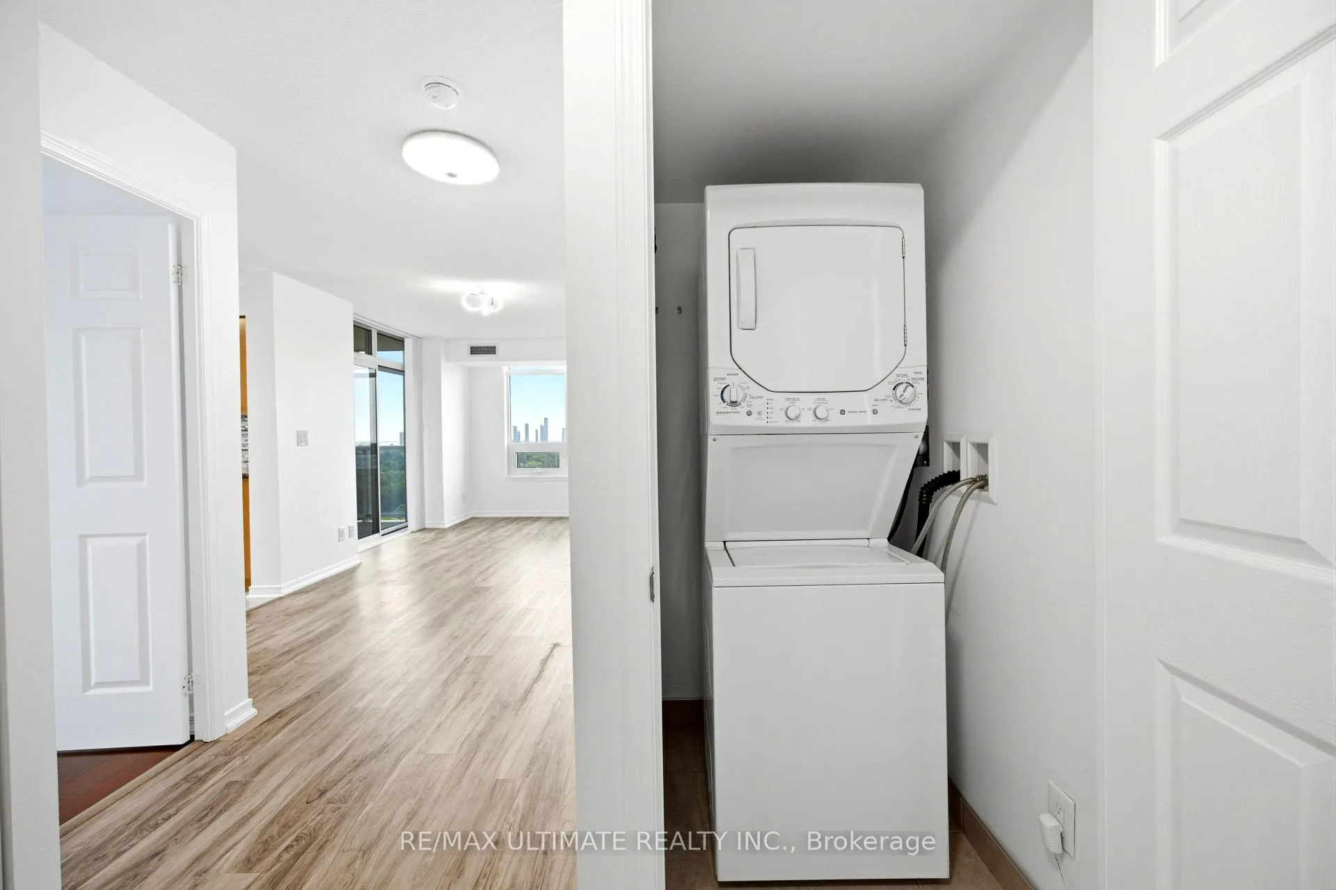 Photo 28 of Unit 1603, 3 Michael Power Place, Etobicoke, Islington-City Centre West — HOMEH