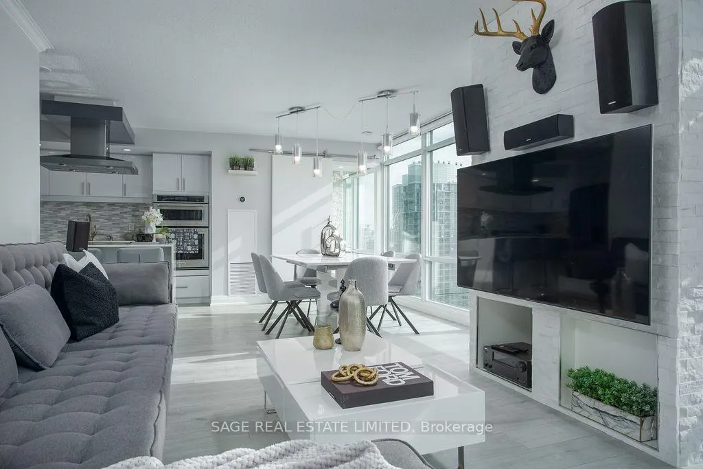 Photo 17 of Unit 3707, 25 Telegram Mews, Toronto, Waterfront Communities — HOMEH