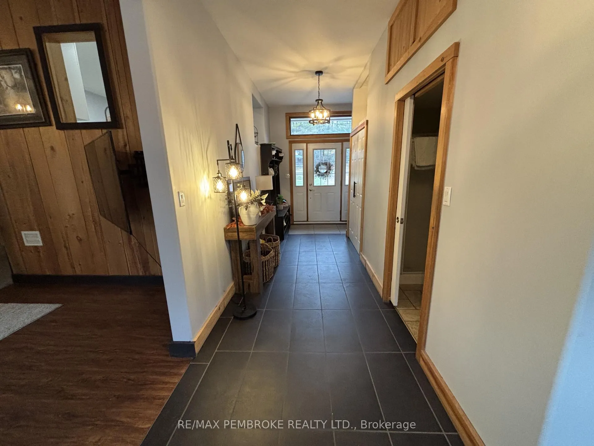 Photo 2 of 32750 Highway 17, Deep River — HOMEH