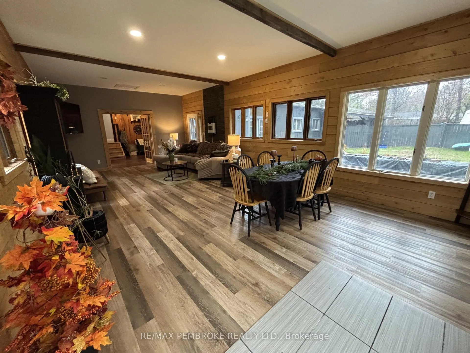 Photo 9 of 32750 Highway 17, Deep River — HOMEH
