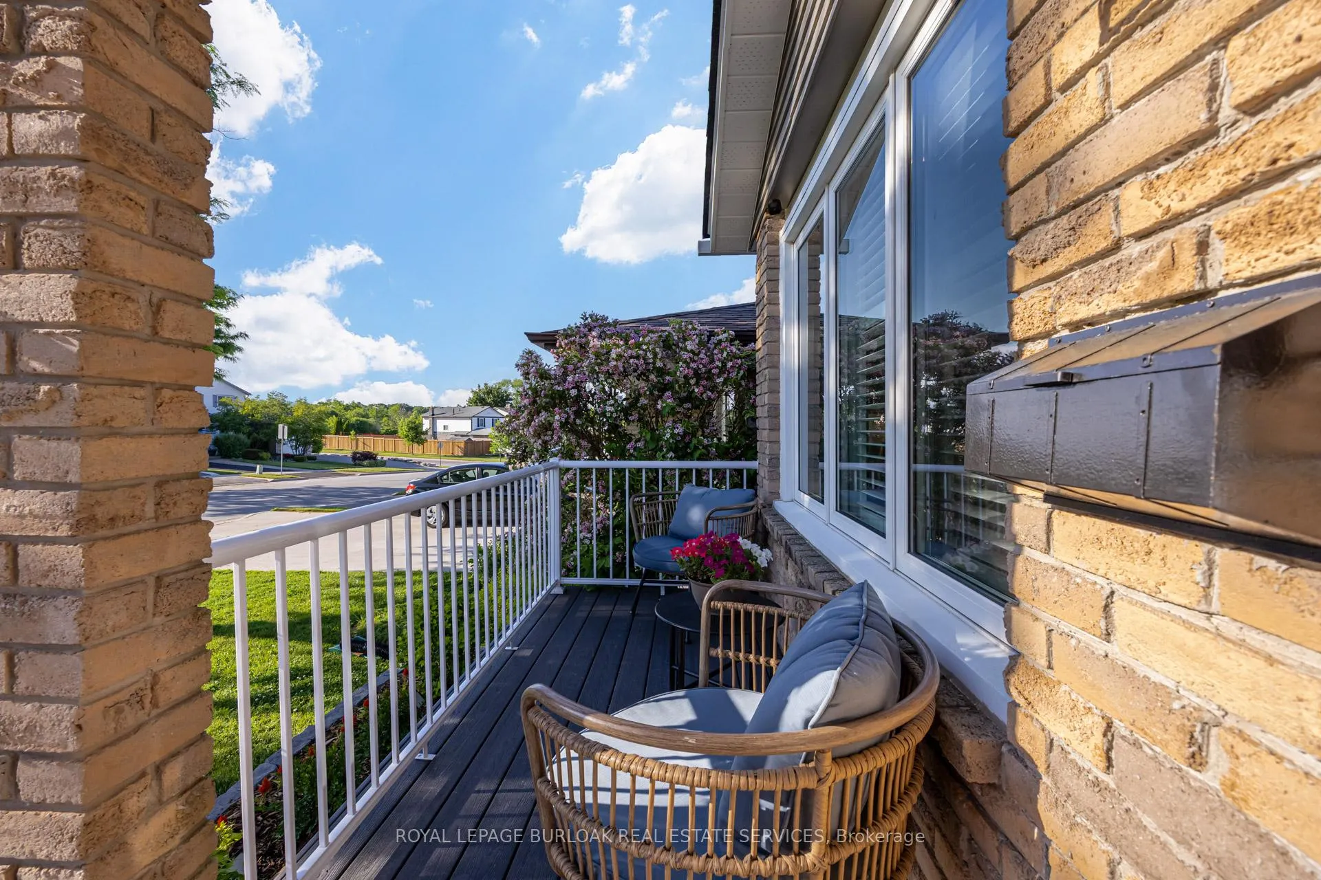 Photo 4 of 2348 Malcolm Crescent, Burlington, Brant Hills — HOMEH