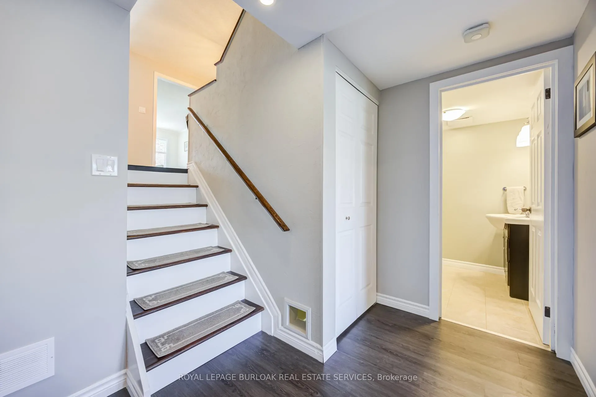 Photo 23 of 2348 Malcolm Crescent, Burlington, Brant Hills — HOMEH