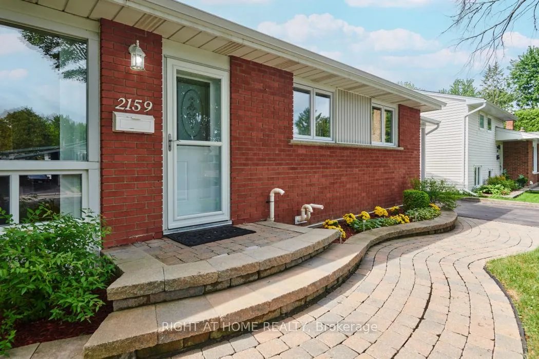 Photo 2 of 2159 Monson Crescent, Ottawa, Beacon Hill North — HOMEH