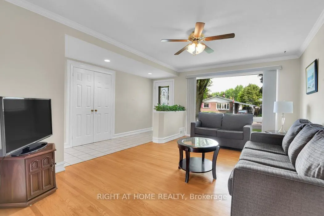 Photo 4 of 2159 Monson Crescent, Ottawa, Beacon Hill North — HOMEH