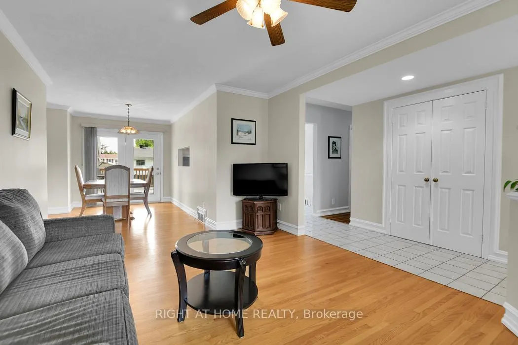 Photo 5 of 2159 Monson Crescent, Ottawa, Beacon Hill North — HOMEH