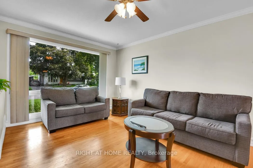 Photo 6 of 2159 Monson Crescent, Ottawa, Beacon Hill North — HOMEH