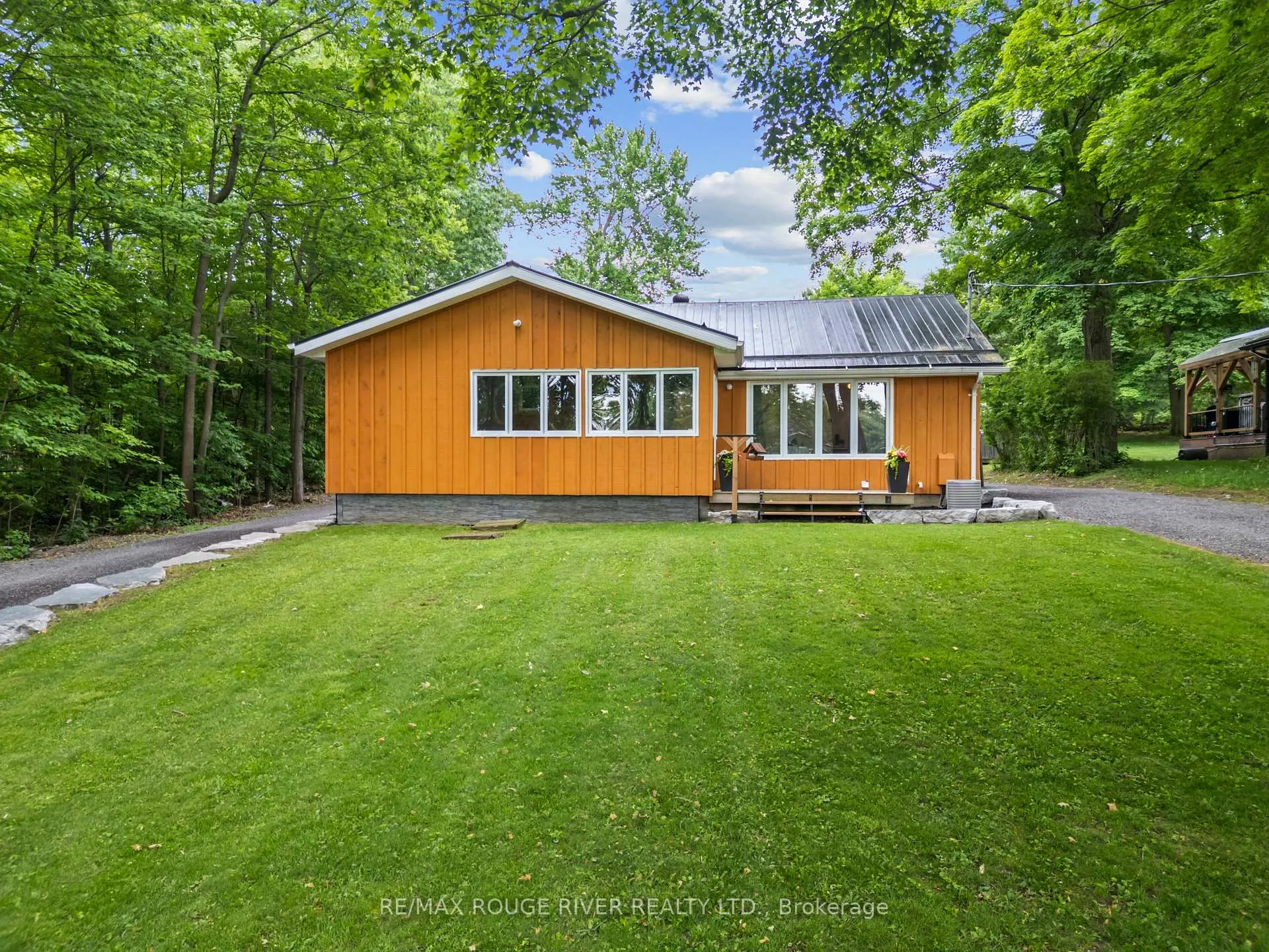 Photo 2 of 7123 Poplar Drive, Hamilton Township, Bewdley — HOMEH