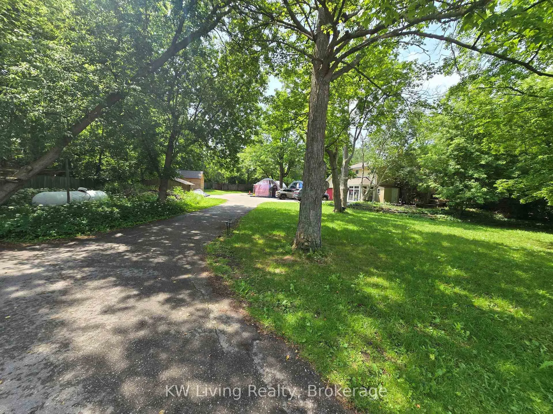 Photo 5 of 1 Campbell Court, Markham, Village Green-South Unionville — HOMEH